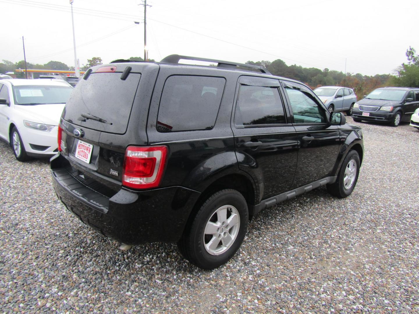 2012 Black /Gray Ford Escape XLT FWD (1FMCU0DG1CK) with an 3.0L V6 DOHC 24V engine, Automatic transmission, located at 15016 S Hwy 231, Midland City, AL, 36350, (334) 983-3001, 31.306210, -85.495277 - Photo#9