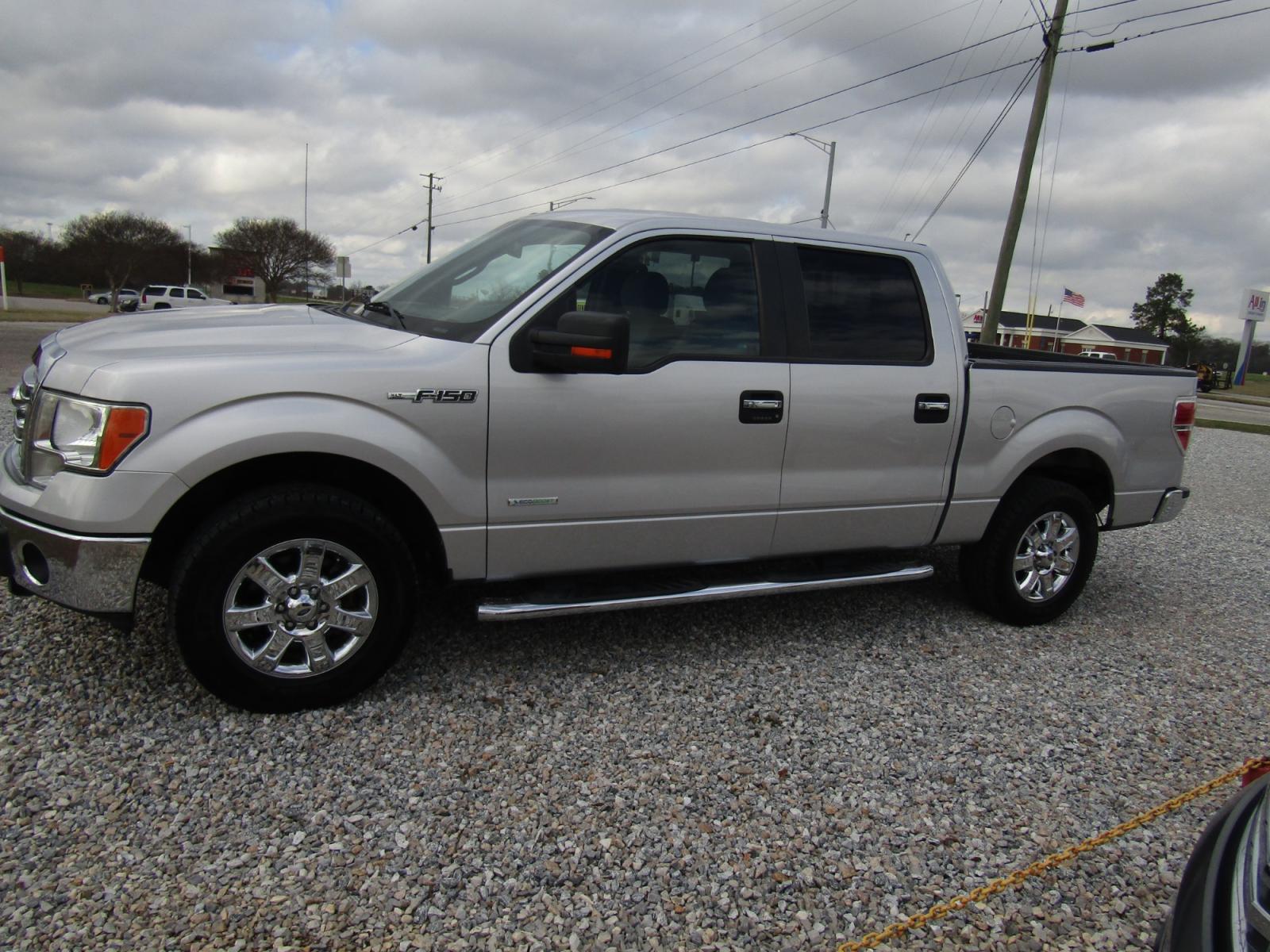 2014 Silver /Gray Ford F-150 Platinum SuperCrew 6.5-ft. Bed 2WD (1FTFW1CT9EK) with an 3.5L V6 TURBO engine, Automatic transmission, located at 15016 S Hwy 231, Midland City, AL, 36350, (334) 983-3001, 31.306210, -85.495277 - Photo #2