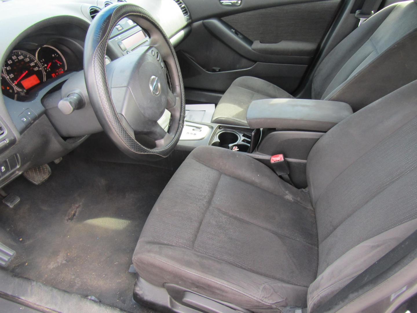 2012 Gray Nissan Altima 2.5 S (1N4AL2AP8CC) with an 2.5L L4 DOHC 16V engine, Automatic transmission, located at 15016 S Hwy 231, Midland City, AL, 36350, (334) 983-3001, 31.306210, -85.495277 - Photo#2