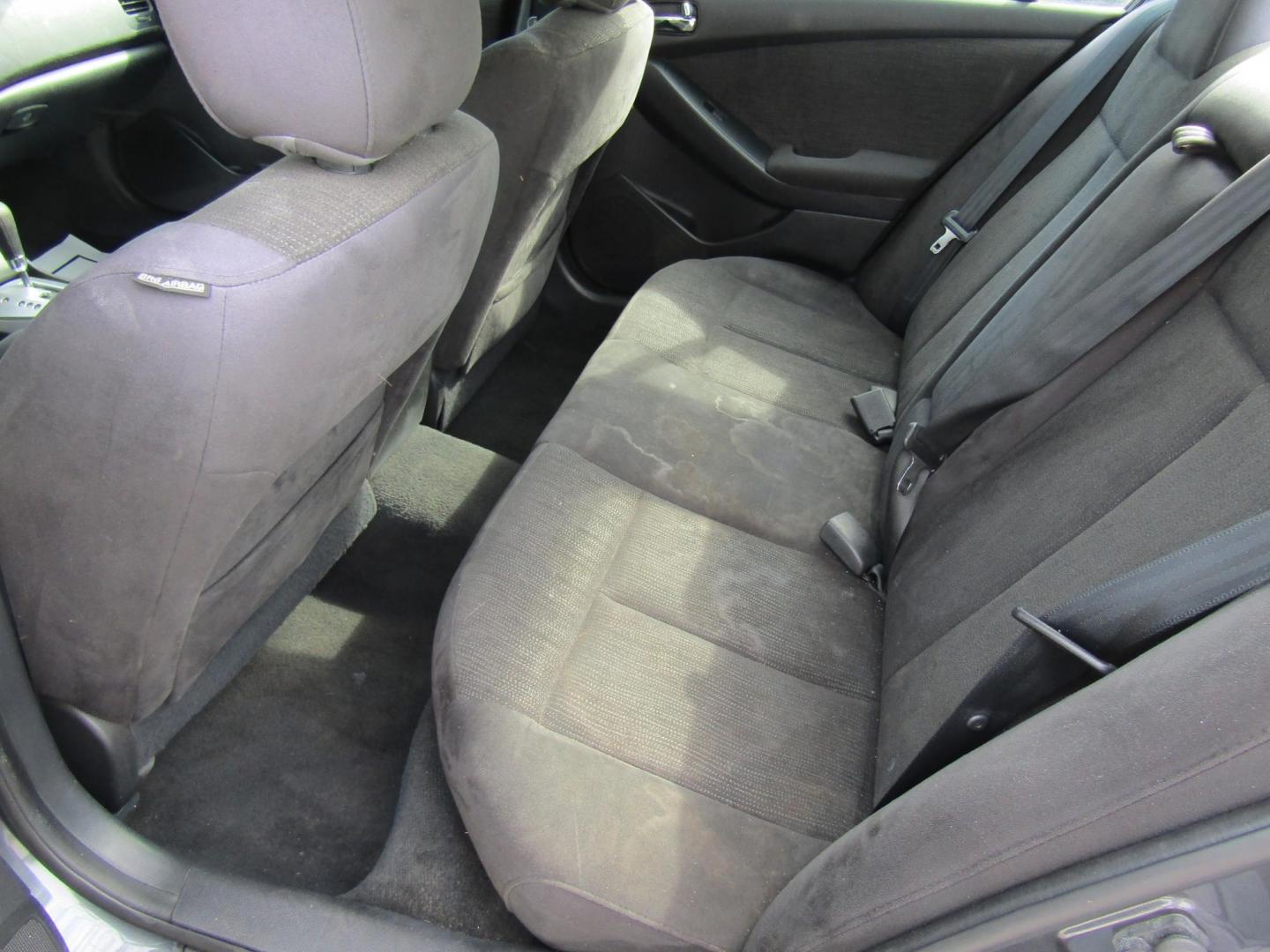 2012 Gray Nissan Altima 2.5 S (1N4AL2AP8CC) with an 2.5L L4 DOHC 16V engine, Automatic transmission, located at 15016 S Hwy 231, Midland City, AL, 36350, (334) 983-3001, 31.306210, -85.495277 - Photo#3