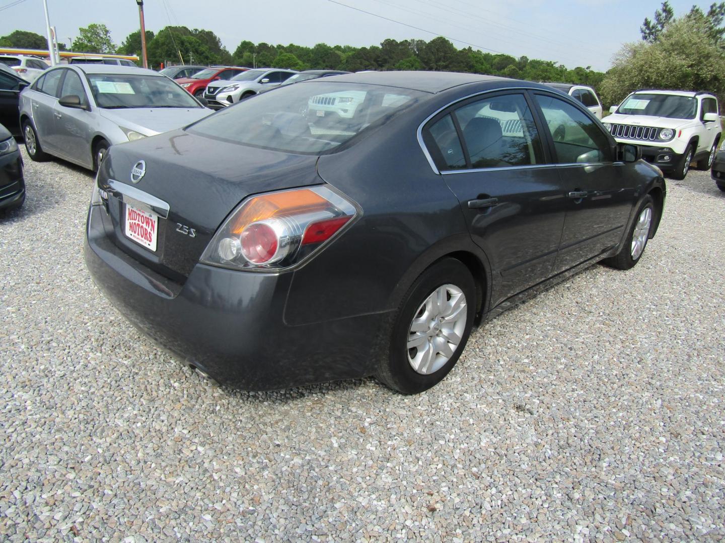2012 Gray Nissan Altima 2.5 S (1N4AL2AP8CC) with an 2.5L L4 DOHC 16V engine, Automatic transmission, located at 15016 S Hwy 231, Midland City, AL, 36350, (334) 983-3001, 31.306210, -85.495277 - Photo#6