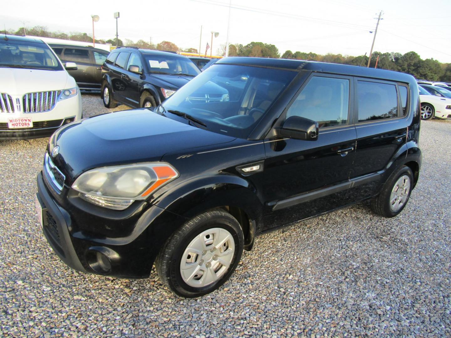 2012 Black /Gray Kia Soul Base (KNDJT2A51C7) with an 1.6L L4 DOHC 16V engine, Automatic transmission, located at 15016 S Hwy 231, Midland City, AL, 36350, (334) 983-3001, 31.306210, -85.495277 - Photo#2