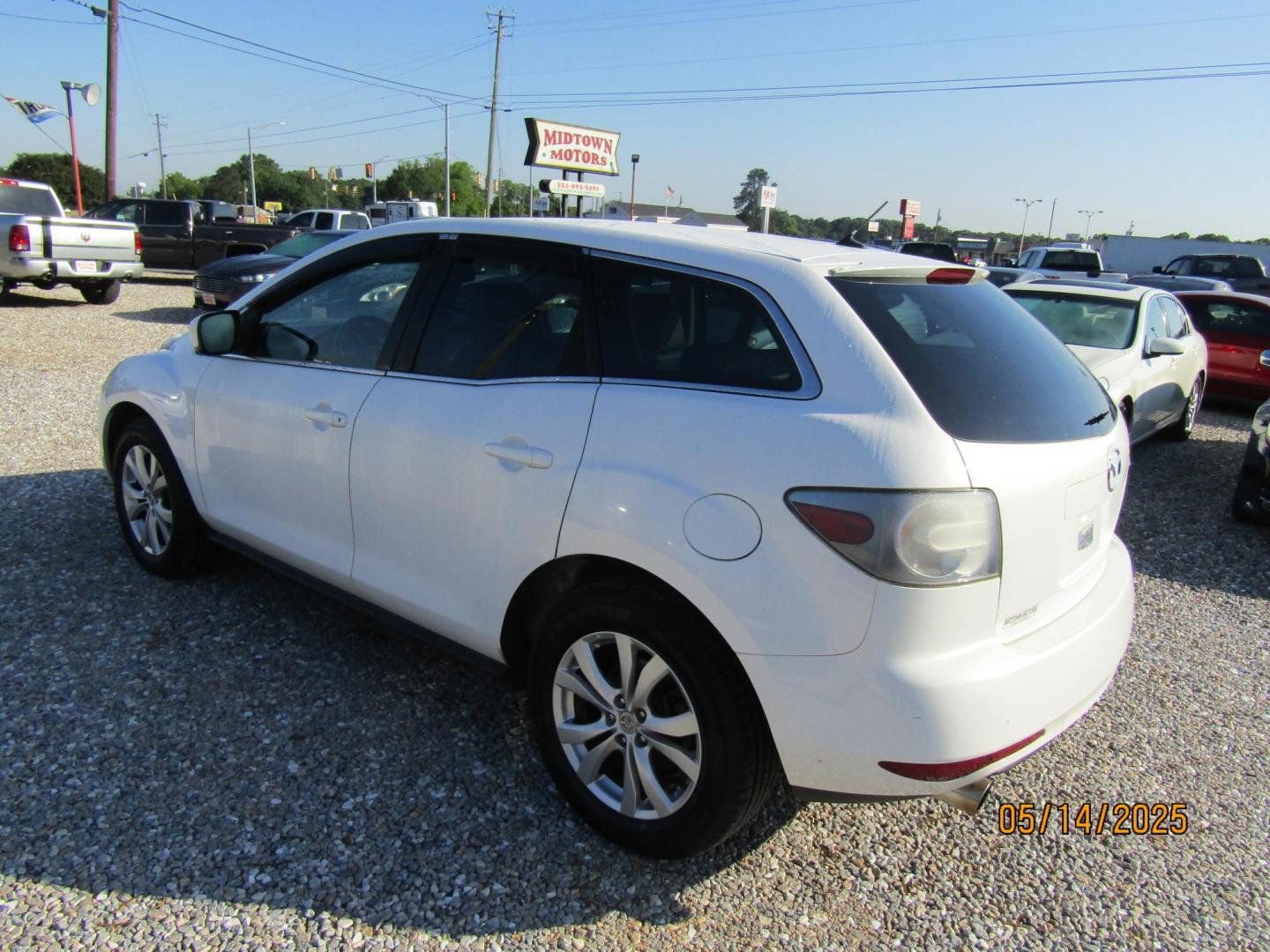 2010 White Mazda CX-7 s Grand Touring (JM3ER2W32A0) with an 2.3L L4 DOHC 16V TURBO engine, Automatic transmission, located at 15016 S Hwy 231, Midland City, AL, 36350, (334) 983-3001, 31.306210, -85.495277 - Photo#5
