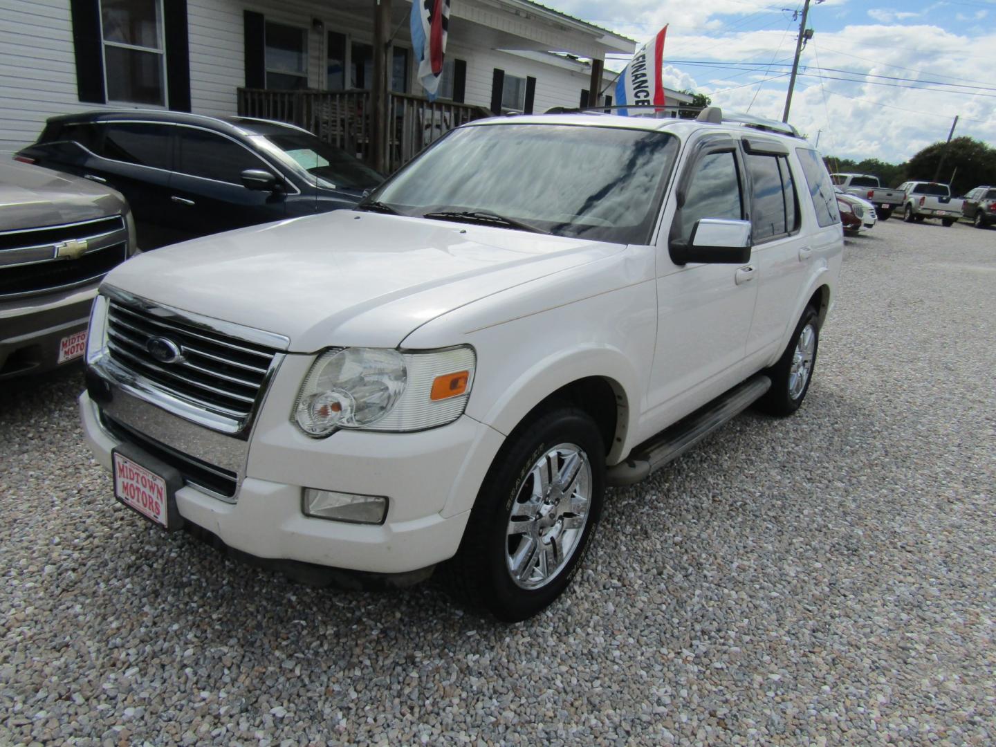 2010 White Ford Explorer Limited 4.0L 2WD (1FMEU6FE7AU) with an 4.0L V6 SOHC 16V engine, Automatic transmission, located at 15016 S Hwy 231, Midland City, AL, 36350, (334) 983-3001, 31.306210, -85.495277- Photo#2