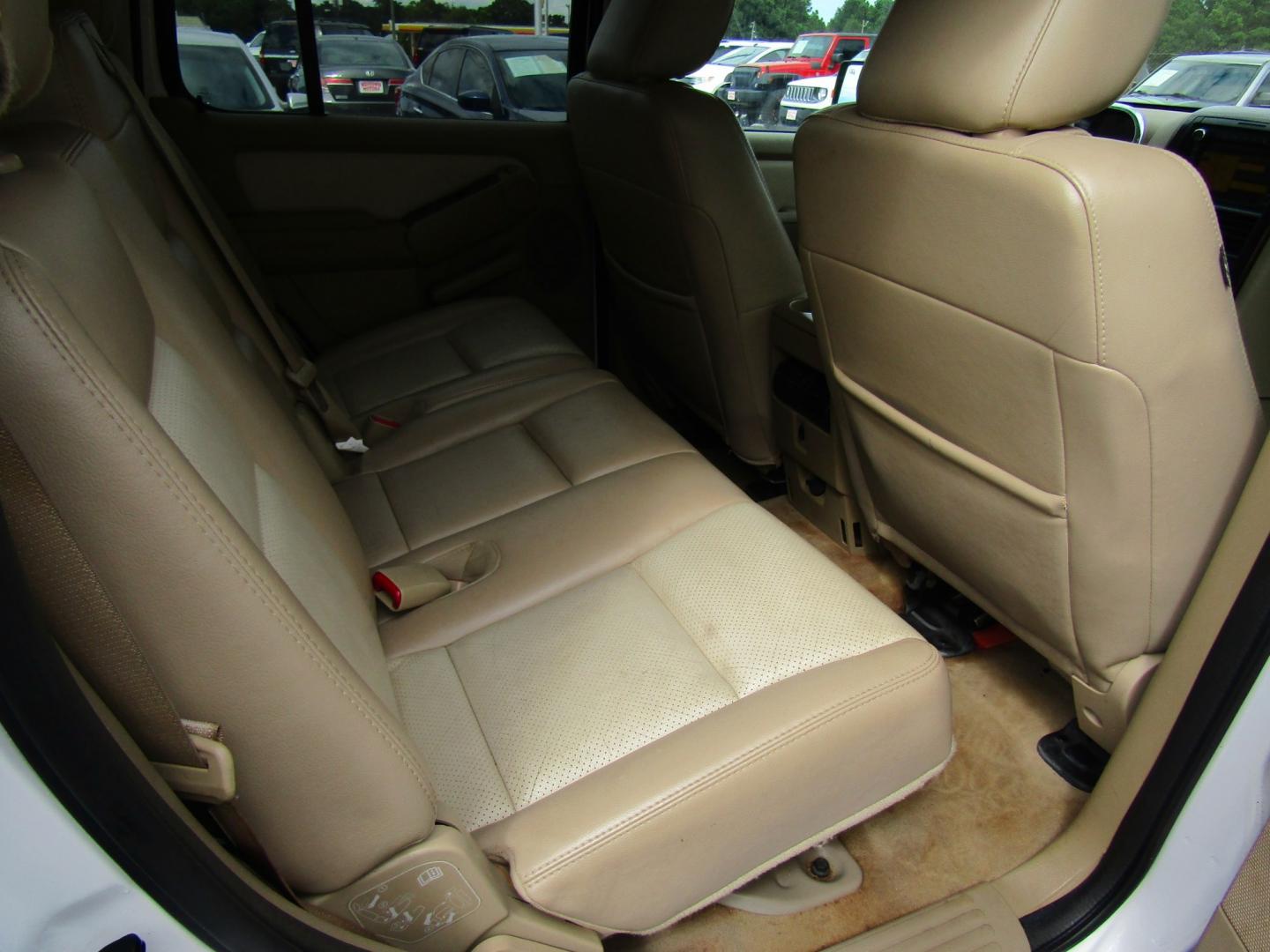 2010 White Ford Explorer Limited 4.0L 2WD (1FMEU6FE7AU) with an 4.0L V6 SOHC 16V engine, Automatic transmission, located at 15016 S Hwy 231, Midland City, AL, 36350, (334) 983-3001, 31.306210, -85.495277- Photo#8