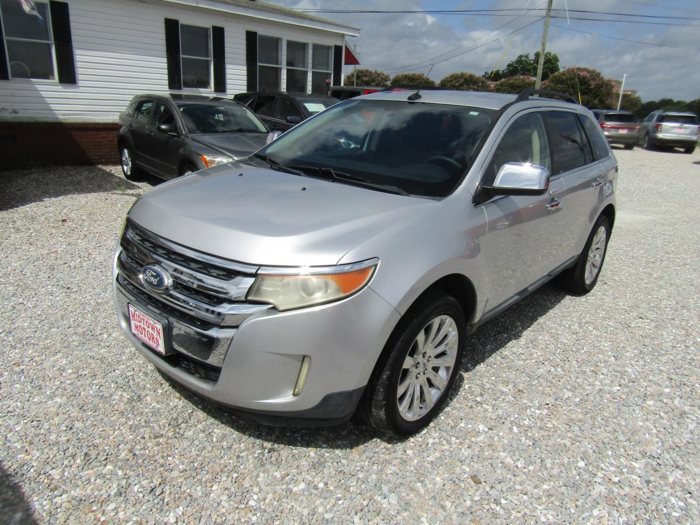 2011 Silver /Black Ford Edge Limited FWD (2FMDK3KC9BB) with an 3.5L V6 DOHC 24V engine, Automatic transmission, located at 15016 S Hwy 231, Midland City, AL, 36350, (334) 983-3001, 31.306210, -85.495277- Photo#2