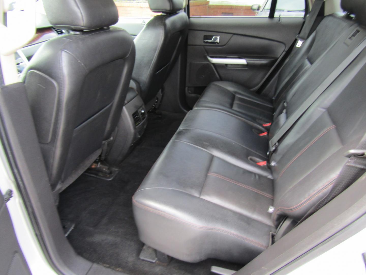 2011 Silver /Black Ford Edge Limited FWD (2FMDK3KC9BB) with an 3.5L V6 DOHC 24V engine, Automatic transmission, located at 15016 S Hwy 231, Midland City, AL, 36350, (334) 983-3001, 31.306210, -85.495277- Photo#4