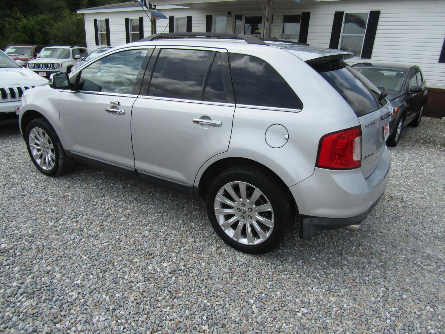 2011 Silver /Black Ford Edge Limited FWD (2FMDK3KC9BB) with an 3.5L V6 DOHC 24V engine, Automatic transmission, located at 15016 S Hwy 231, Midland City, AL, 36350, (334) 983-3001, 31.306210, -85.495277- Photo#5