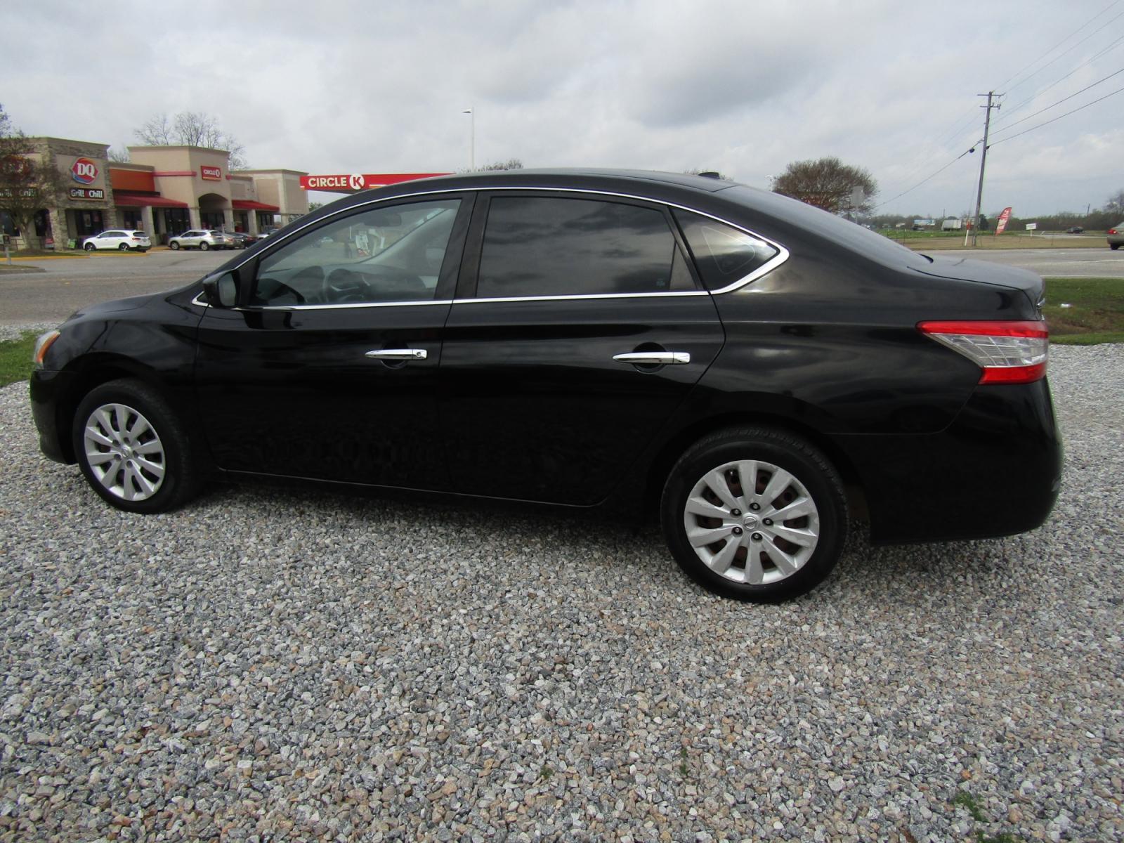 2015 Black Nissan Sentra S 6MT (3N1AB7APXFL) with an 1.8L L4 SFI DOHC 16V engine, Automatic transmission, located at 15016 S Hwy 231, Midland City, AL, 36350, (334) 983-3001, 31.306210, -85.495277 - Photo #6