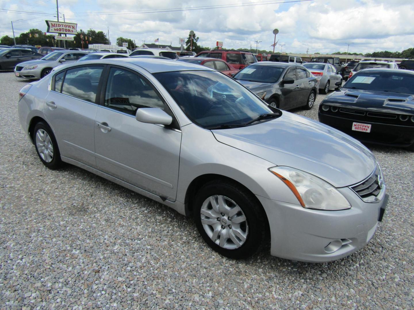 2012 Silver Nissan Altima 2.5 S (1N4AL2APXCC) with an 2.5L L4 DOHC 16V engine, Automatic transmission, located at 15016 S Hwy 231, Midland City, AL, 36350, (334) 983-3001, 31.306210, -85.495277 - Photo#0