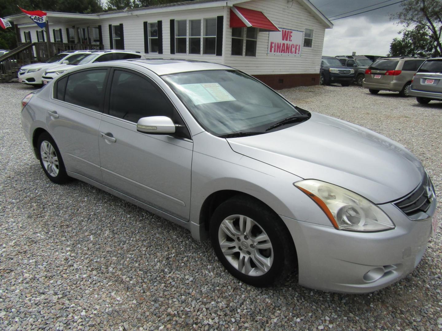 2010 Silver Nissan Altima 2.5 (1N4AL2AP5AC) with an 2.5L L4 DOHC 16V engine, Automatic transmission, located at 15016 S Hwy 231, Midland City, AL, 36350, (334) 983-3001, 31.306210, -85.495277 - Photo#0