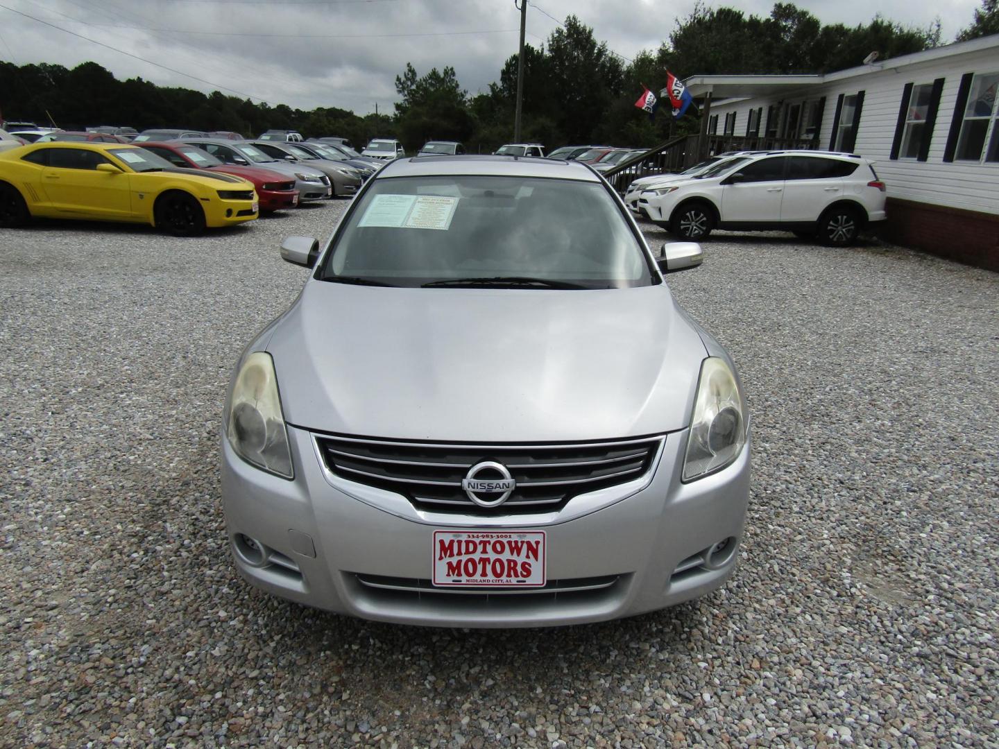 2010 Silver Nissan Altima 2.5 (1N4AL2AP5AC) with an 2.5L L4 DOHC 16V engine, Automatic transmission, located at 15016 S Hwy 231, Midland City, AL, 36350, (334) 983-3001, 31.306210, -85.495277 - Photo#1