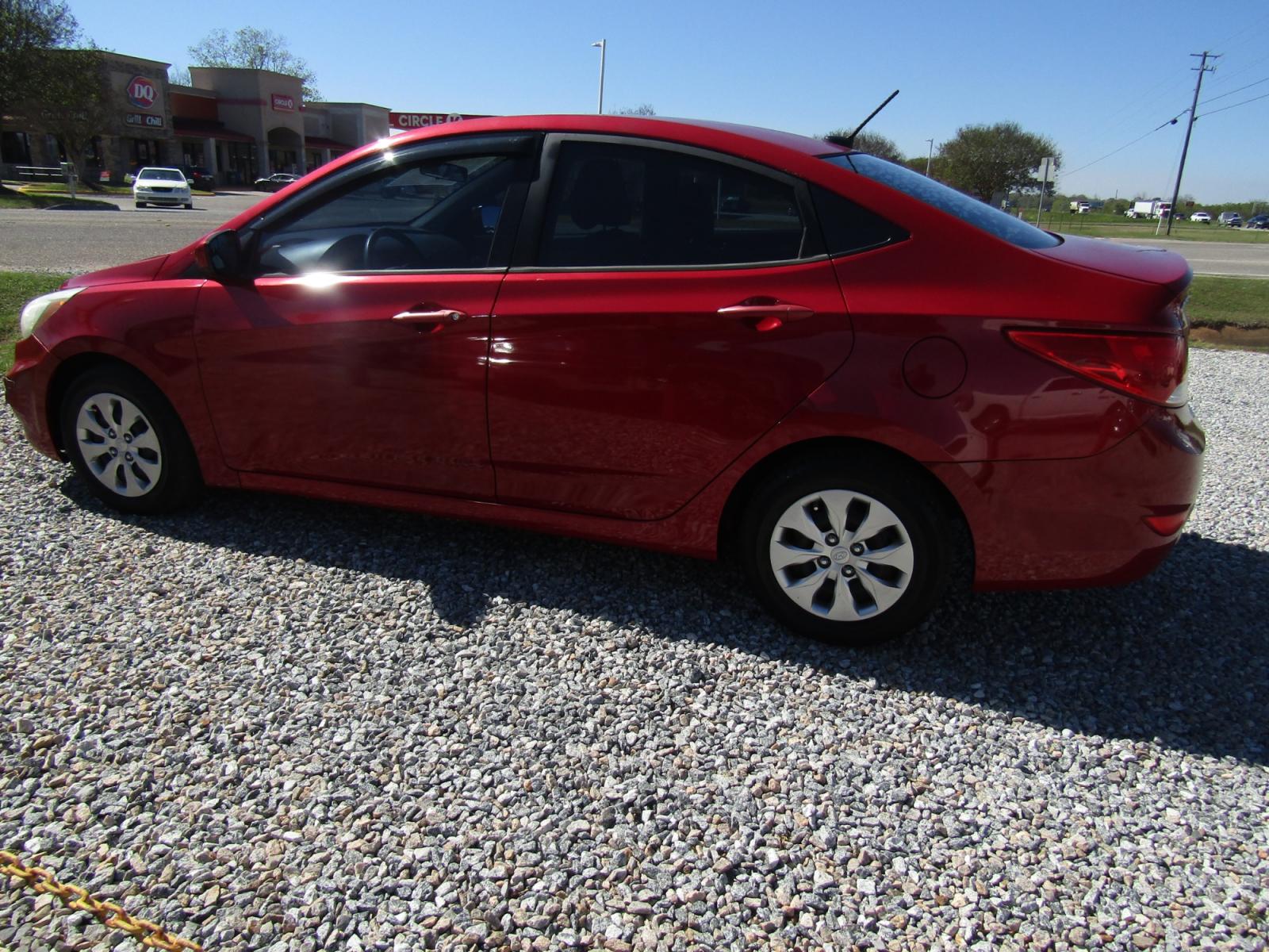 2015 Red /Gray Hyundai Accent GLS 4-Door 6A (KMHCT4AE0FU) with an 1.6L L4 DOHC 16V engine, Automatic transmission, located at 15016 S Hwy 231, Midland City, AL, 36350, (334) 983-3001, 31.306210, -85.495277 - Photo #5