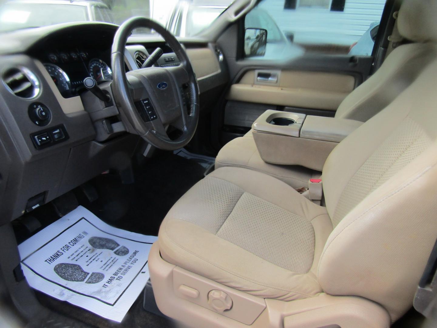 2010 Gold Ford F-150 Lariat SuperCab 6.5-ft. Bed 2WD (1FTEX1C87AF) with an 4.6L V8 SOHC 24V engine, Automatic transmission, located at 15016 S Hwy 231, Midland City, AL, 36350, (334) 983-3001, 31.306210, -85.495277- Photo#2