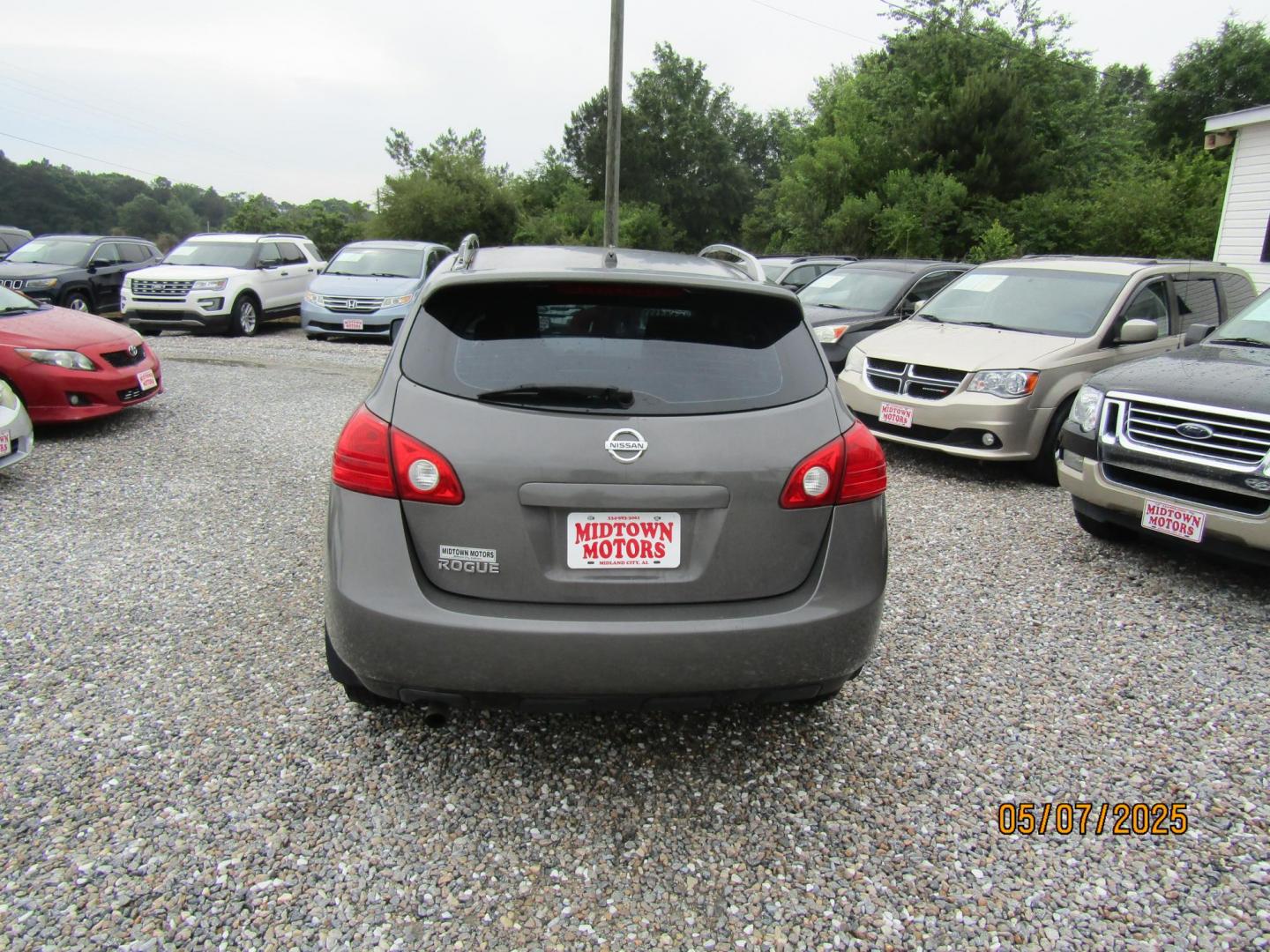 2010 Gray Nissan Rogue S 2WD (JN8AS5MT2AW) with an 2.5L L4 DOHC 16V engine, CVT transmission, located at 15016 S Hwy 231, Midland City, AL, 36350, (334) 983-3001, 31.306210, -85.495277 - Photo#6