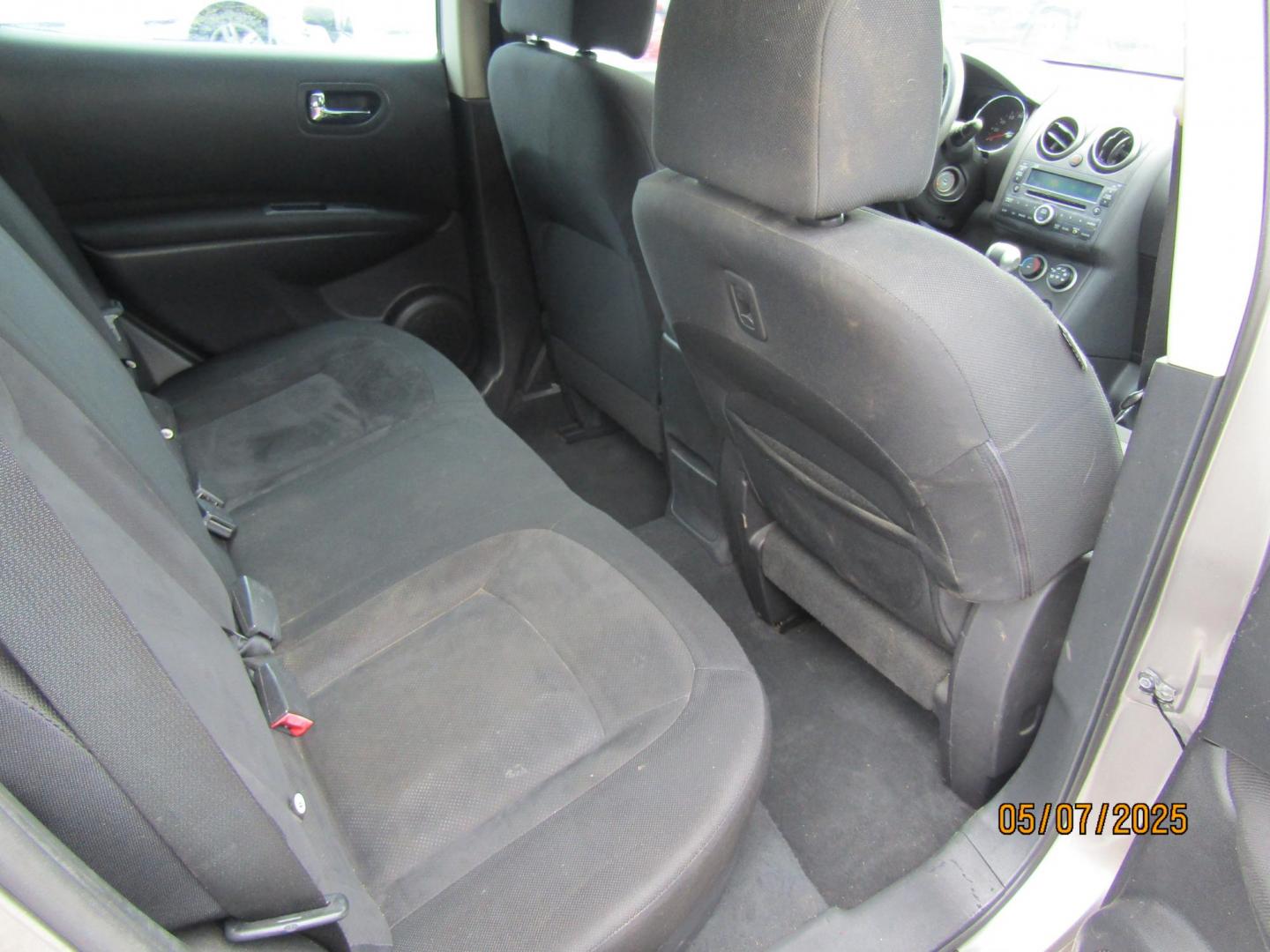 2010 Gray Nissan Rogue S 2WD (JN8AS5MT2AW) with an 2.5L L4 DOHC 16V engine, CVT transmission, located at 15016 S Hwy 231, Midland City, AL, 36350, (334) 983-3001, 31.306210, -85.495277 - Photo#8