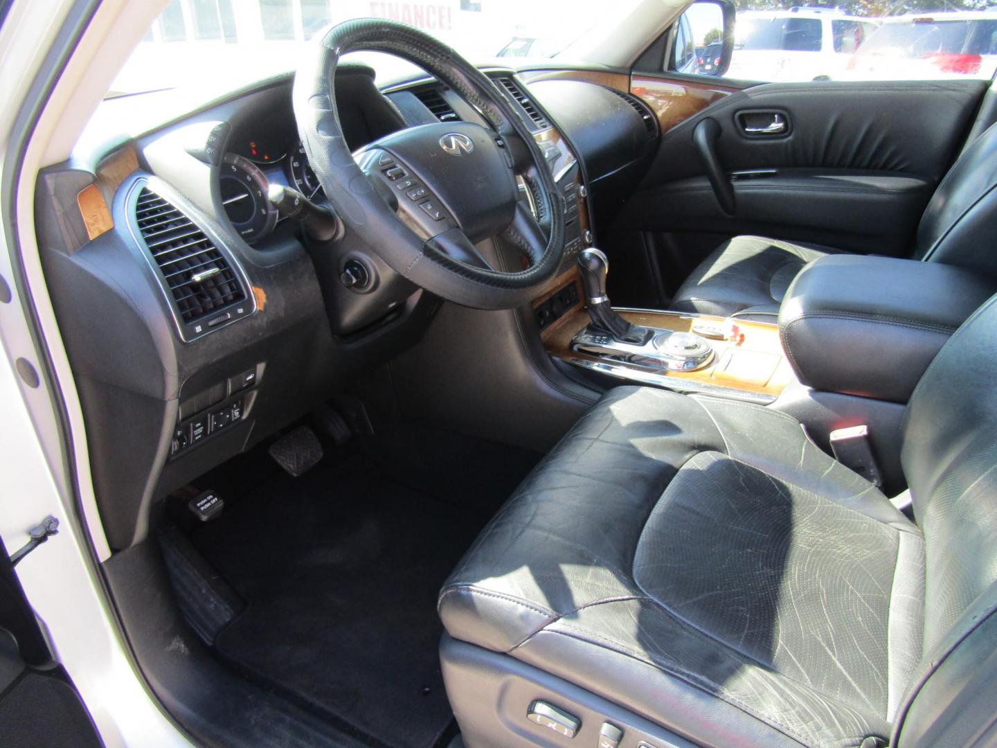 2012 Silver /Black Infiniti QX56 2WD (JN8AZ2NF5C9) with an 5.6L V8 DOHC 32V engine, Automatic transmission, located at 15016 S Hwy 231, Midland City, AL, 36350, (334) 983-3001, 31.306210, -85.495277 - Photo#3