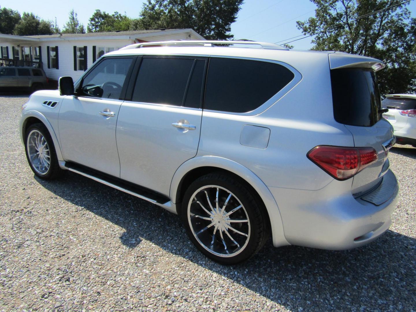 2012 Silver /Black Infiniti QX56 2WD (JN8AZ2NF5C9) with an 5.6L V8 DOHC 32V engine, Automatic transmission, located at 15016 S Hwy 231, Midland City, AL, 36350, (334) 983-3001, 31.306210, -85.495277 - Photo#5