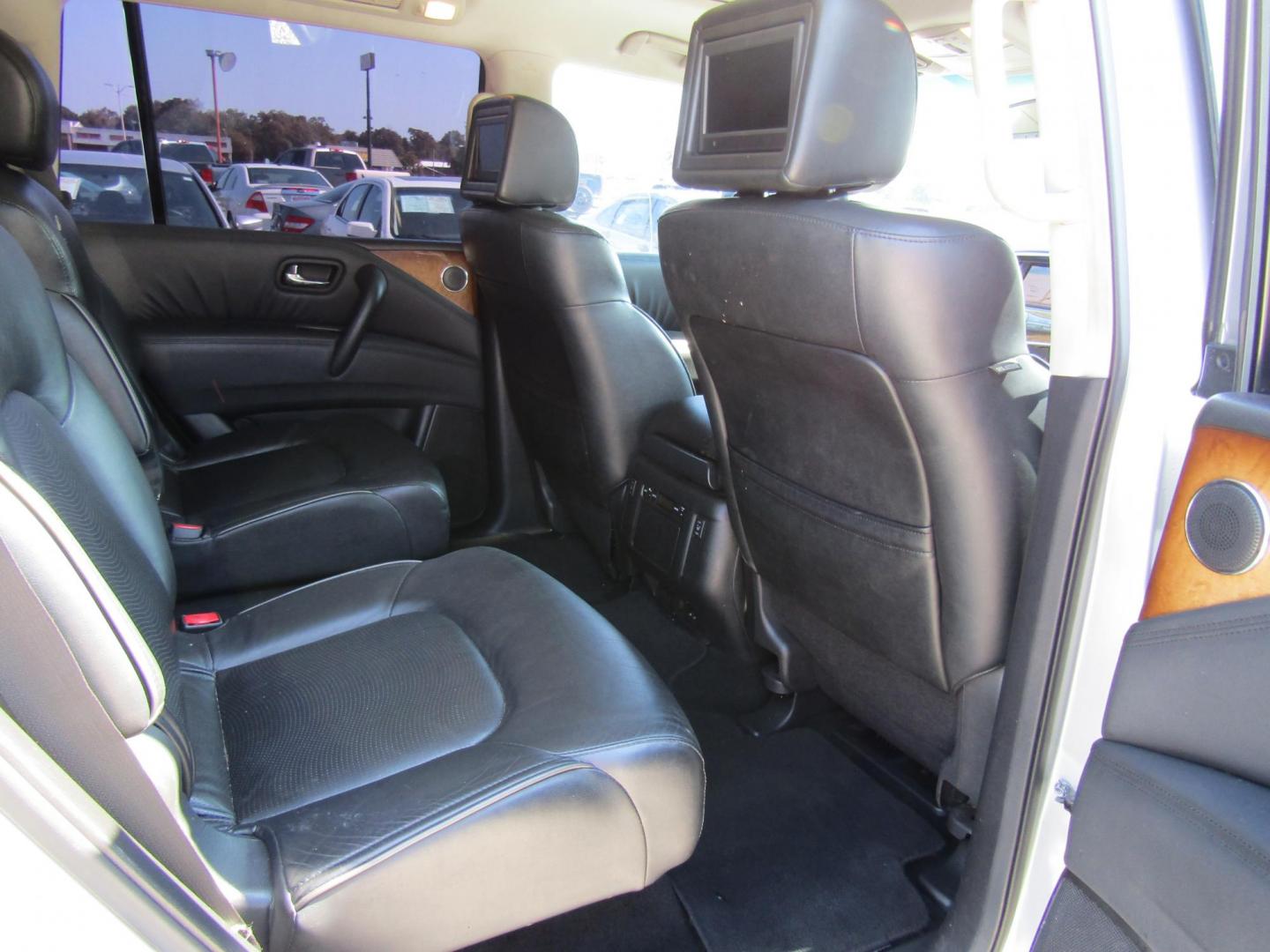 2012 Silver /Black Infiniti QX56 2WD (JN8AZ2NF5C9) with an 5.6L V8 DOHC 32V engine, Automatic transmission, located at 15016 S Hwy 231, Midland City, AL, 36350, (334) 983-3001, 31.306210, -85.495277 - Photo#8