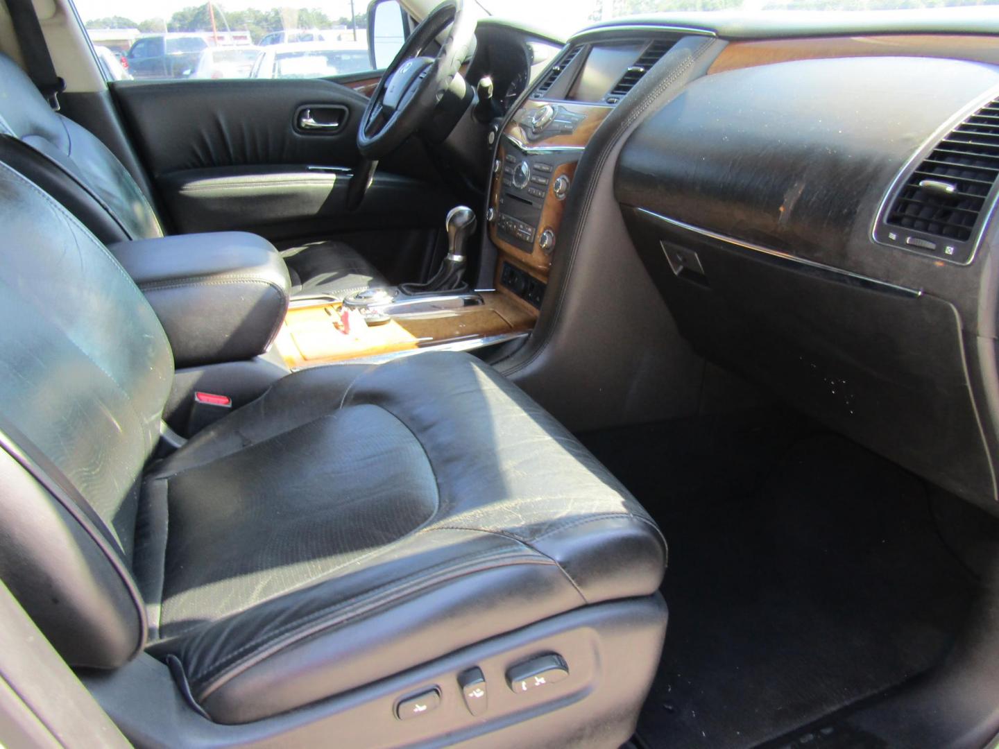 2012 Silver /Black Infiniti QX56 2WD (JN8AZ2NF5C9) with an 5.6L V8 DOHC 32V engine, Automatic transmission, located at 15016 S Hwy 231, Midland City, AL, 36350, (334) 983-3001, 31.306210, -85.495277 - Photo#9