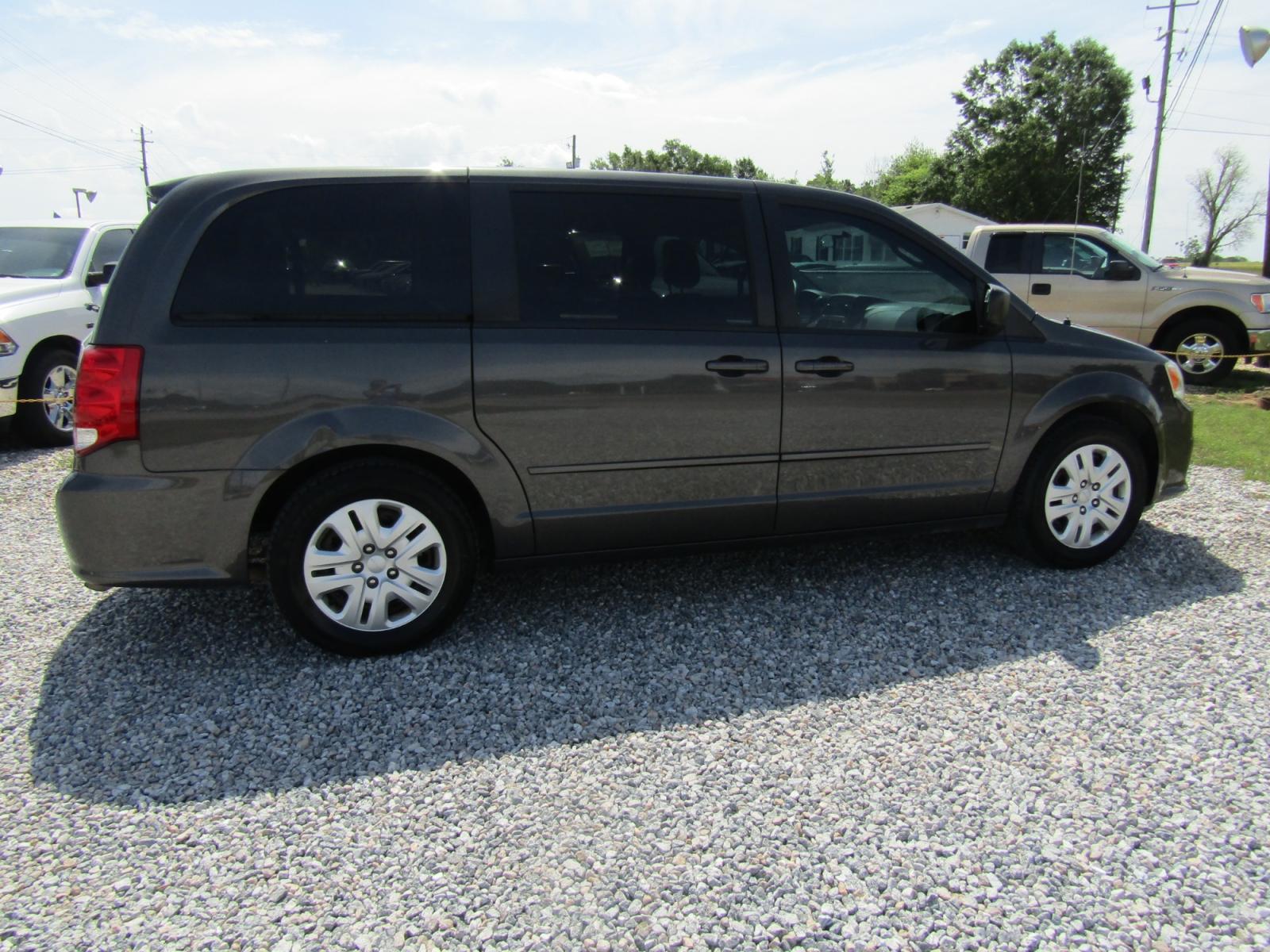2016 Gray /Gray Dodge Grand Caravan SE (2C4RDGBG4GR) with an 3.6L V6 DOHC 24V engine, Automatic transmission, located at 15016 S Hwy 231, Midland City, AL, 36350, (334) 983-3001, 31.306210, -85.495277 - Photo #8