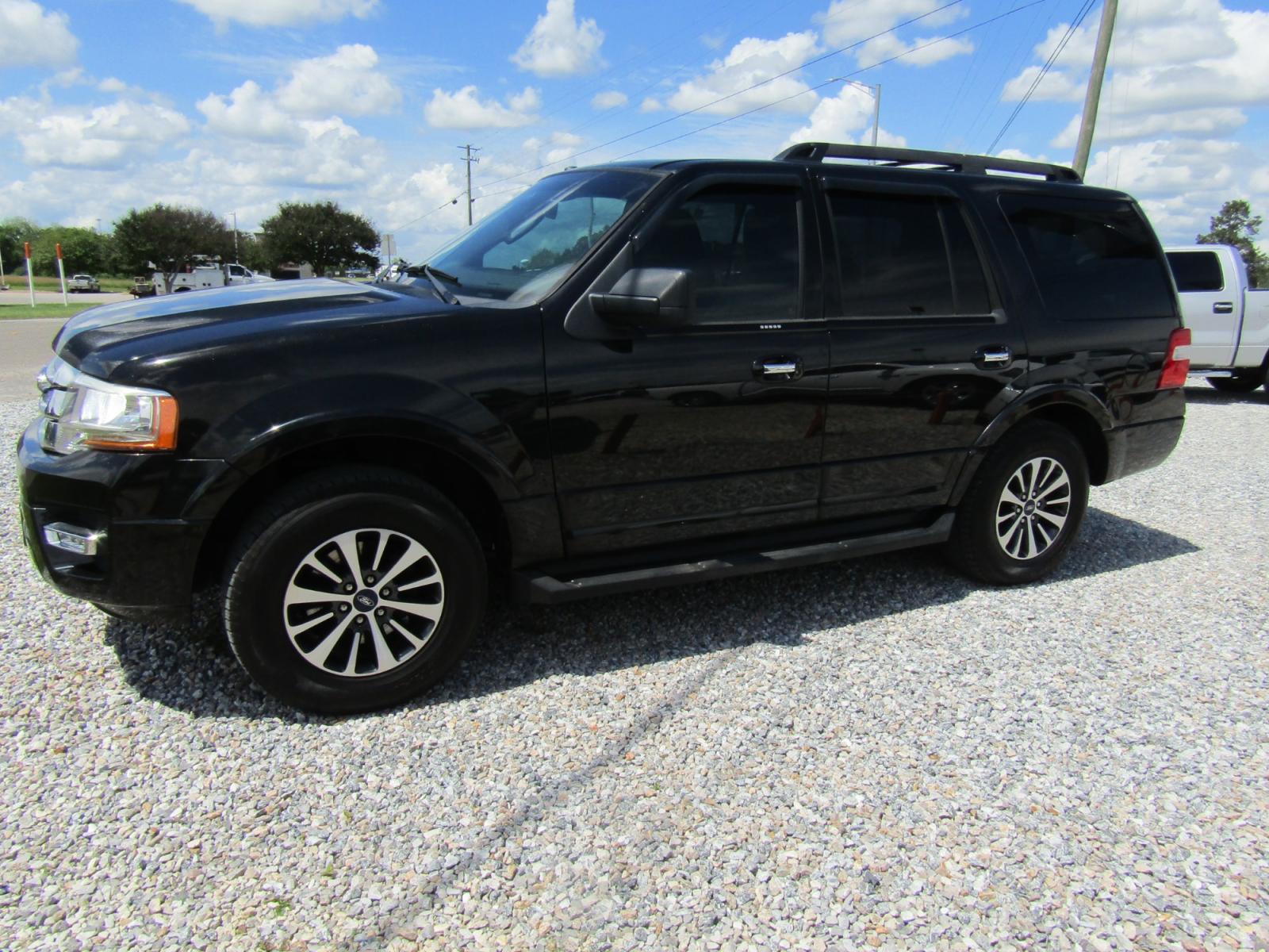2015 Black /Black Ford Expedition King Ranch 2WD (1FMJU1HT7FE) with an 3.5L V6 DOHC 24V FFV engine, Automatic transmission, located at 15016 S Hwy 231, Midland City, AL, 36350, (334) 983-3001, 31.306210, -85.495277 - Photo #2