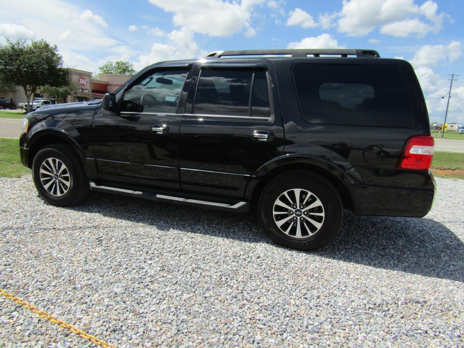 2015 Black /Black Ford Expedition King Ranch 2WD (1FMJU1HT7FE) with an 3.5L V6 DOHC 24V FFV engine, Automatic transmission, located at 15016 S Hwy 231, Midland City, AL, 36350, (334) 983-3001, 31.306210, -85.495277 - Photo #5