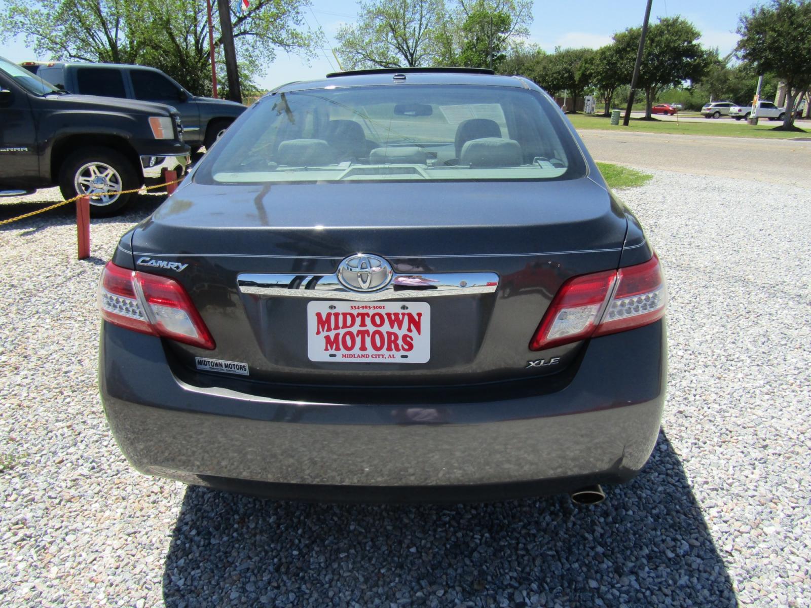 2011 Gray Toyota Camry Base 6-Spd AT (4T4BF3EK2BR) with an 2.5L L4 DOHC 16V engine, Automatic transmission, located at 15016 S Hwy 231, Midland City, AL, 36350, (334) 983-3001, 31.306210, -85.495277 - Photo #6