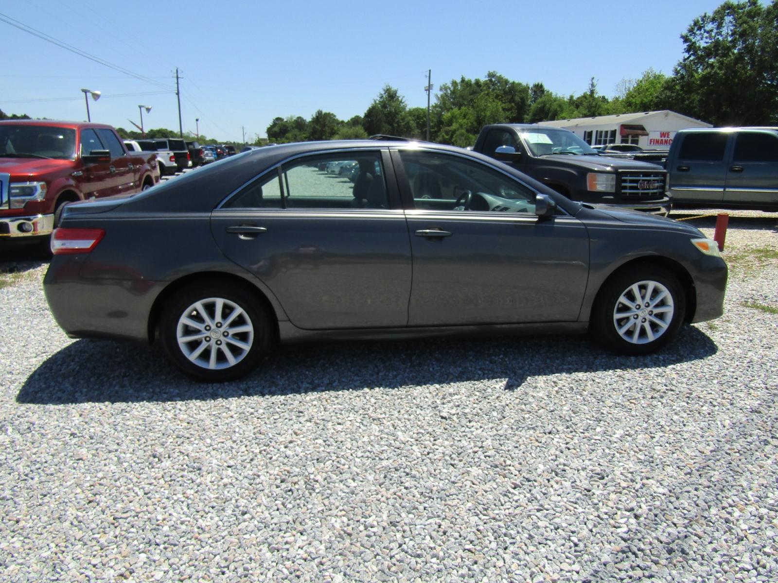 2011 Gray Toyota Camry Base 6-Spd AT (4T4BF3EK2BR) with an 2.5L L4 DOHC 16V engine, Automatic transmission, located at 15016 S Hwy 231, Midland City, AL, 36350, (334) 983-3001, 31.306210, -85.495277 - Photo #7