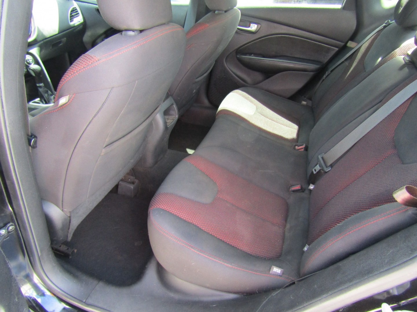 2015 Black /Black Dodge Dart SXT (1C3CDFBB7FD) with an 2.4L L4 DOHC 16V engine, Automatic transmission, located at 15016 S Hwy 231, Midland City, AL, 36350, (334) 983-3001, 31.306210, -85.495277- Photo#4