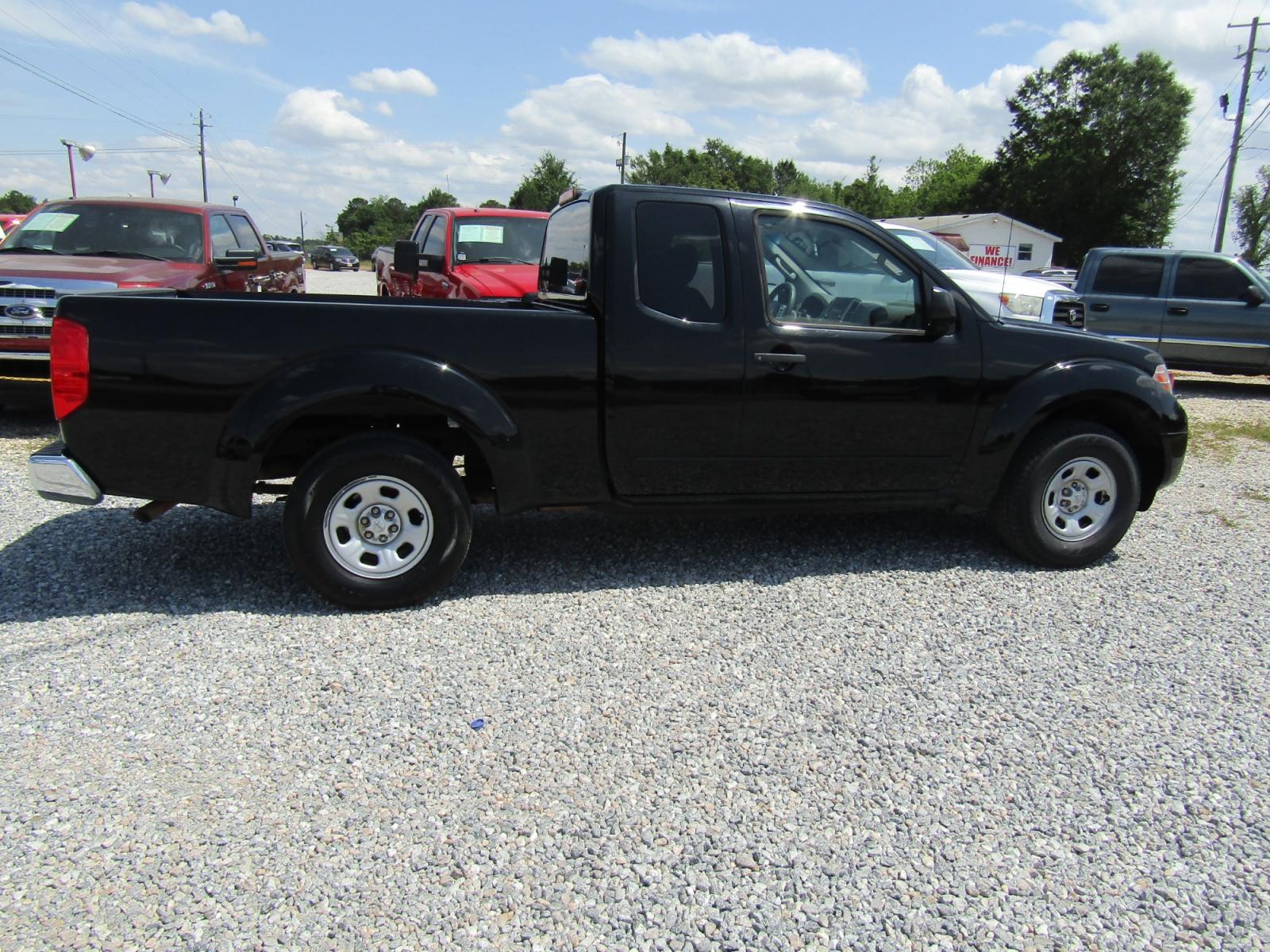 2014 Black Nissan Frontier SV King Cab I4 5MT 2WD (1N6BD0CT2EN) with an 2.5L L4 DOHC 16V engine, Automatic transmission, located at 15016 S Hwy 231, Midland City, AL, 36350, (334) 983-3001, 31.306210, -85.495277 - Photo #7