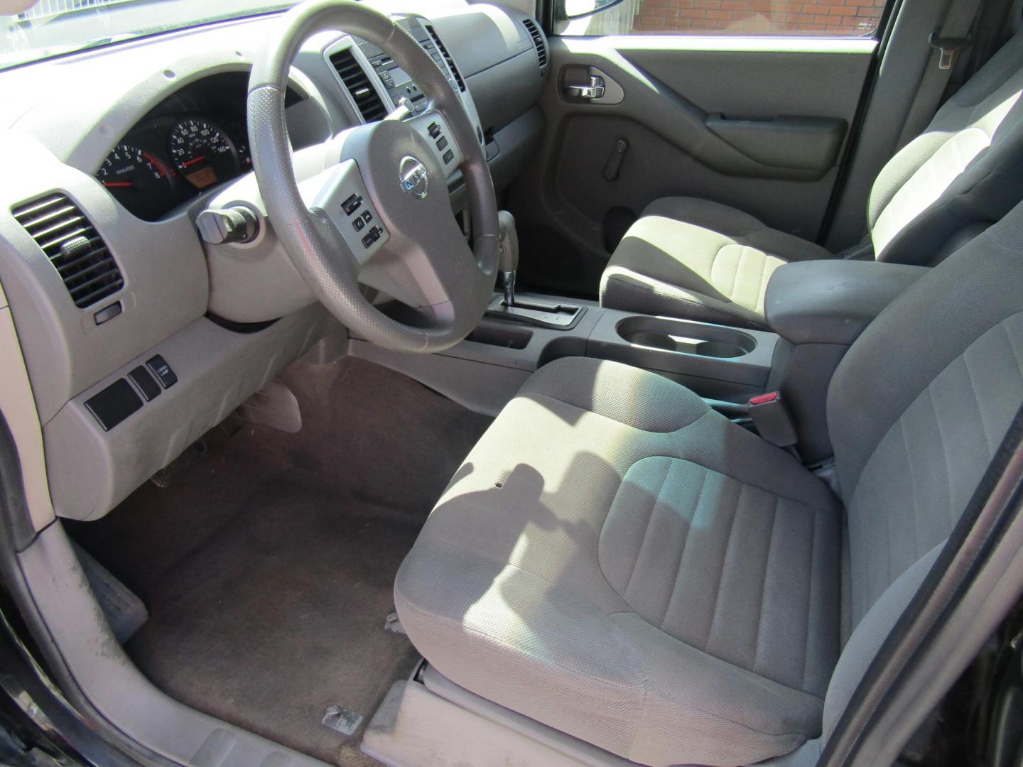 2014 Black Nissan Frontier SV King Cab I4 5MT 2WD (1N6BD0CT2EN) with an 2.5L L4 DOHC 16V engine, Automatic transmission, located at 15016 S Hwy 231, Midland City, AL, 36350, (334) 983-3001, 31.306210, -85.495277 - Photo#3