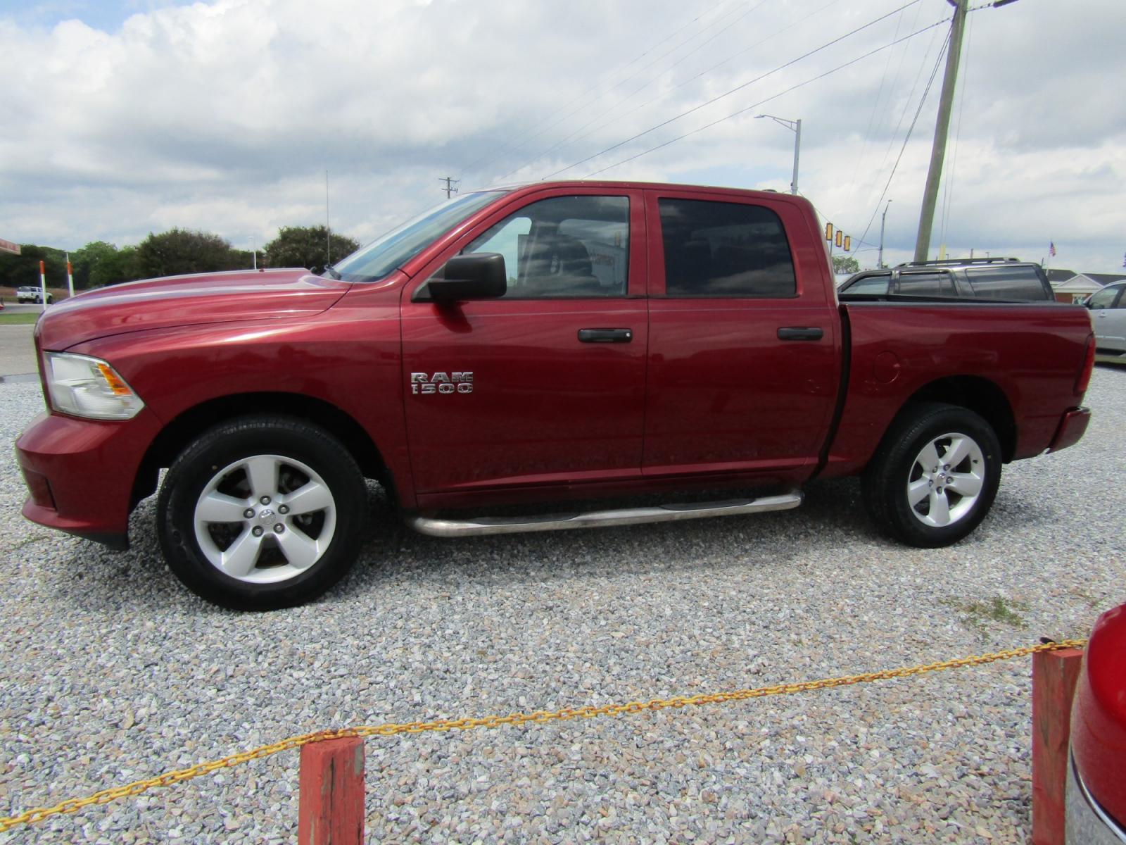 2014 Red RAM 1500 Tradesman/Express Crew Cab SWB 2WD (1C6RR6KGXES) with an 3.6L V6 DOHC 24V FFV engine, Automatic transmission, located at 15016 S Hwy 231, Midland City, AL, 36350, (334) 983-3001, 31.306210, -85.495277 - Photo #2