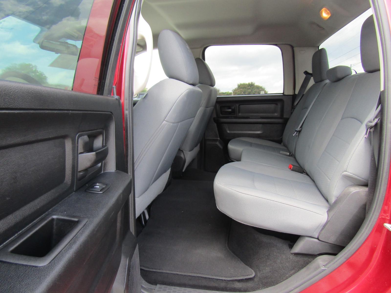 2014 Red RAM 1500 Tradesman/Express Crew Cab SWB 2WD (1C6RR6KGXES) with an 3.6L V6 DOHC 24V FFV engine, Automatic transmission, located at 15016 S Hwy 231, Midland City, AL, 36350, (334) 983-3001, 31.306210, -85.495277 - Photo #4