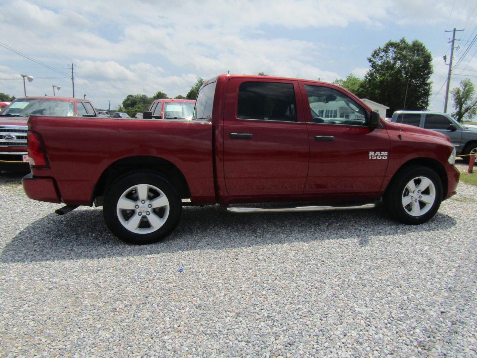 2014 Red RAM 1500 Tradesman/Express Crew Cab SWB 2WD (1C6RR6KGXES) with an 3.6L V6 DOHC 24V FFV engine, Automatic transmission, located at 15016 S Hwy 231, Midland City, AL, 36350, (334) 983-3001, 31.306210, -85.495277 - Photo #7