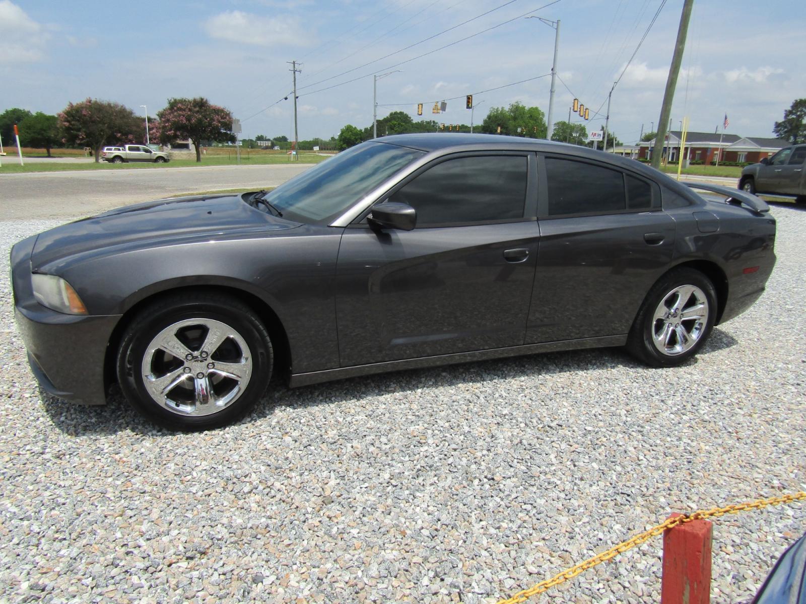 2014 Gray Dodge Charger SXT (2C3CDXHG6EH) with an 3.6L V6 DOHC 24V engine, Automatic transmission, located at 15016 S Hwy 231, Midland City, AL, 36350, (334) 983-3001, 31.306210, -85.495277 - Photo #2