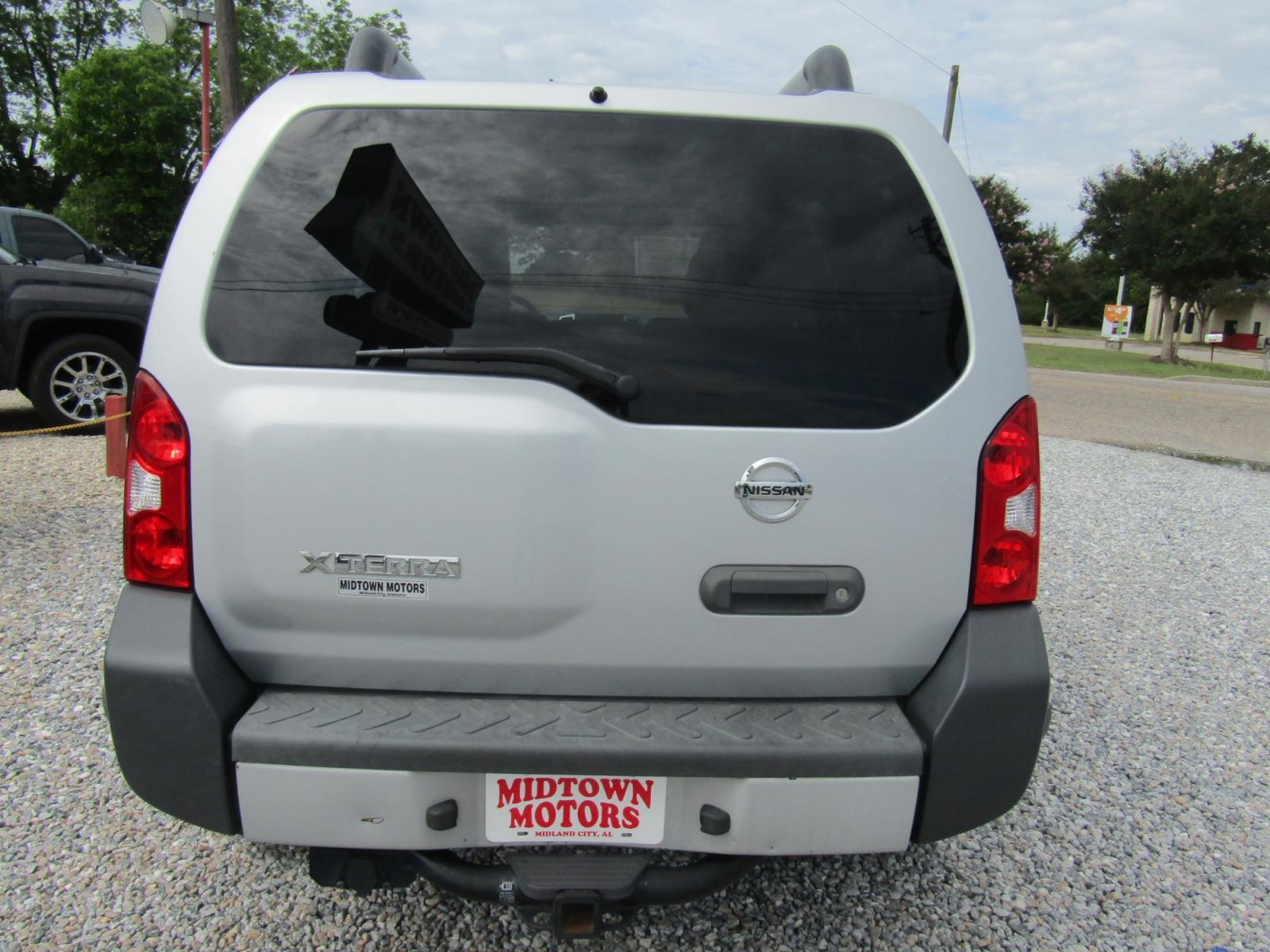 2012 Silver /Black Nissan Xterra S 2WD (5N1AN0NU7CC) with an 4.0L V6 DOHC 24V engine, Automatic transmission, located at 15016 S Hwy 231, Midland City, AL, 36350, (334) 983-3001, 31.306210, -85.495277 - Photo #6