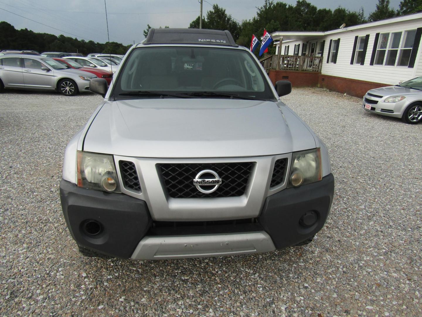 2012 Silver /Black Nissan Xterra S 2WD (5N1AN0NU7CC) with an 4.0L V6 DOHC 24V engine, Automatic transmission, located at 15016 S Hwy 231, Midland City, AL, 36350, (334) 983-3001, 31.306210, -85.495277 - Photo#1