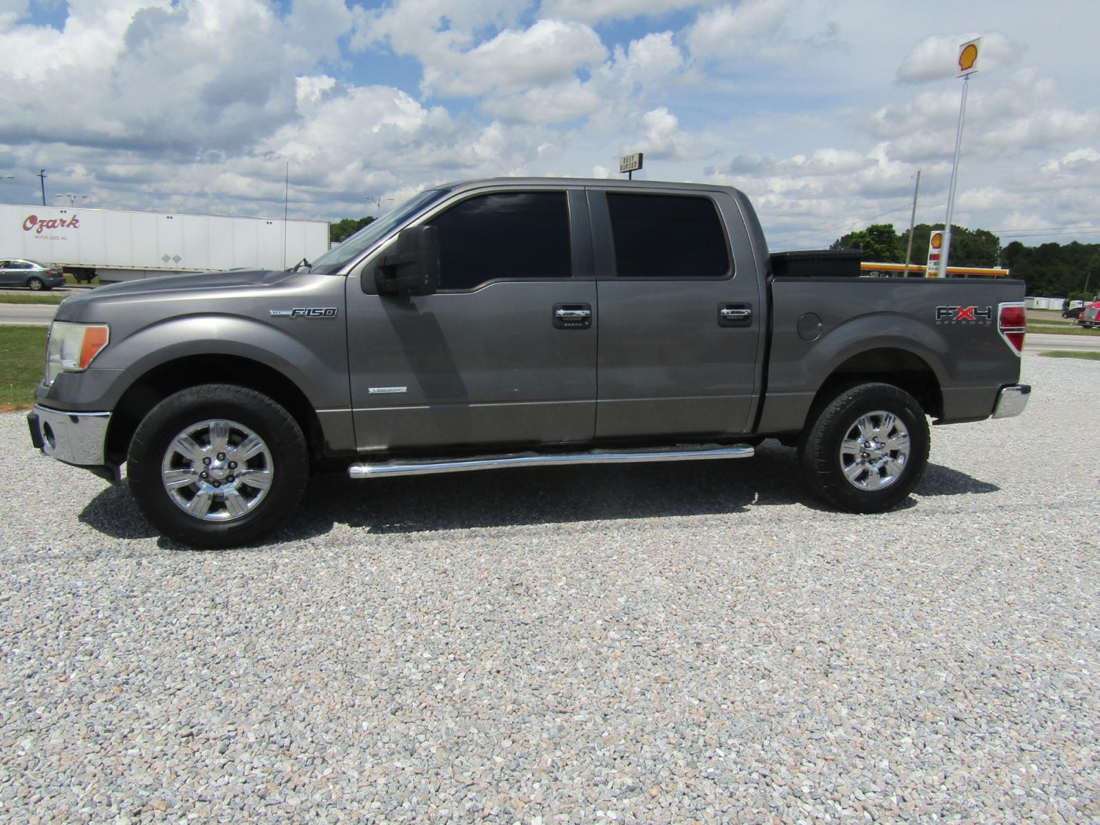 2011 Gray /Gray Ford F-150 FX4 SuperCrew 5.5-ft. Bed 4WD (1FTFW1ET9BF) with an 3.5L V6 engine, Automatic transmission, located at 15016 S Hwy 231, Midland City, AL, 36350, (334) 983-3001, 31.306210, -85.495277 - Photo #2