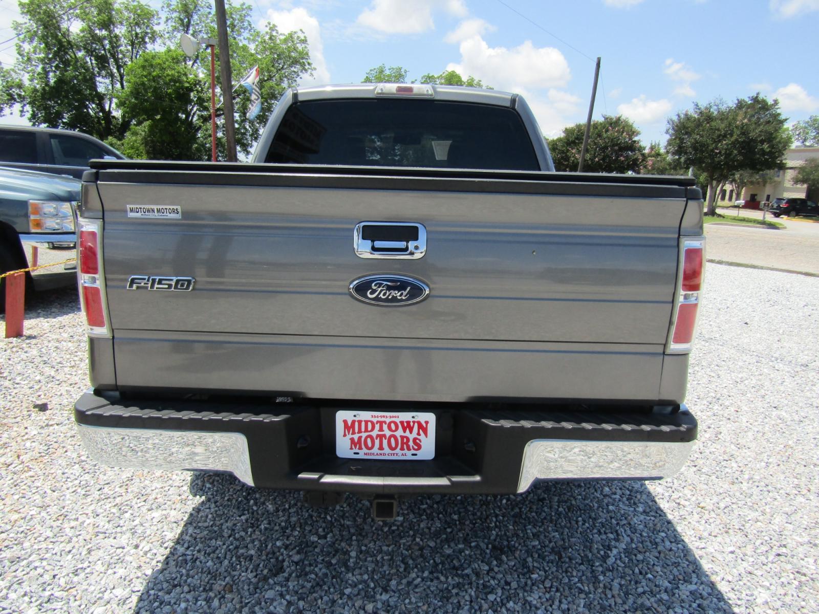 2010 Gray /Gray Ford F-150 Lariat SuperCrew 5.5-ft. Bed 2WD (1FTEW1C83AF) with an 4.6L V8 SOHC 24V engine, Automatic transmission, located at 15016 S Hwy 231, Midland City, AL, 36350, (334) 983-3001, 31.306210, -85.495277 - Photo #6