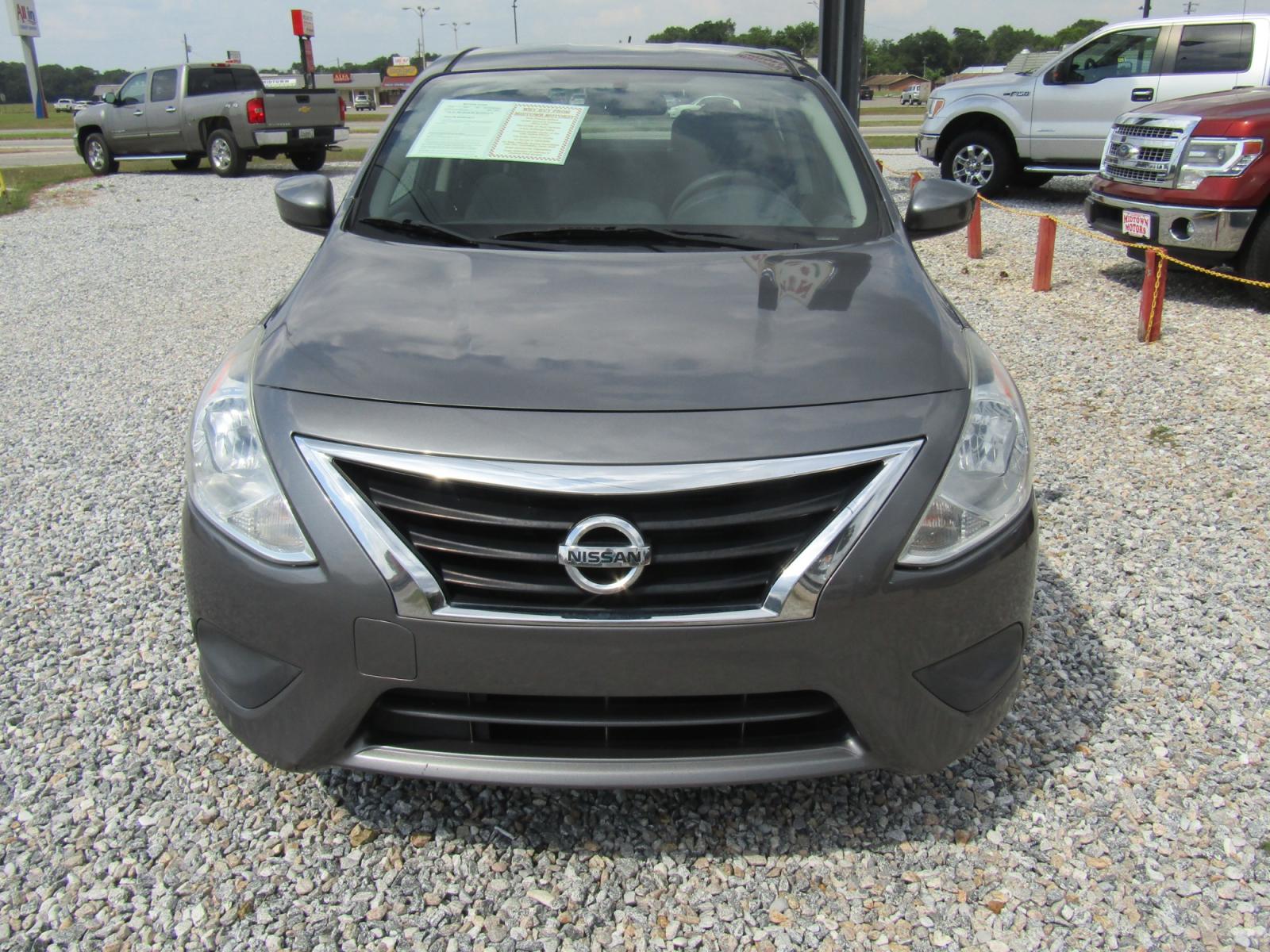 2016 Gray /Gray Nissan Versa 1.6 S 5M (3N1CN7AP6GL) with an 1.6L L4 DOHC 16V engine, Automatic transmission, located at 15016 S Hwy 231, Midland City, AL, 36350, (334) 983-3001, 31.306210, -85.495277 - Photo #1