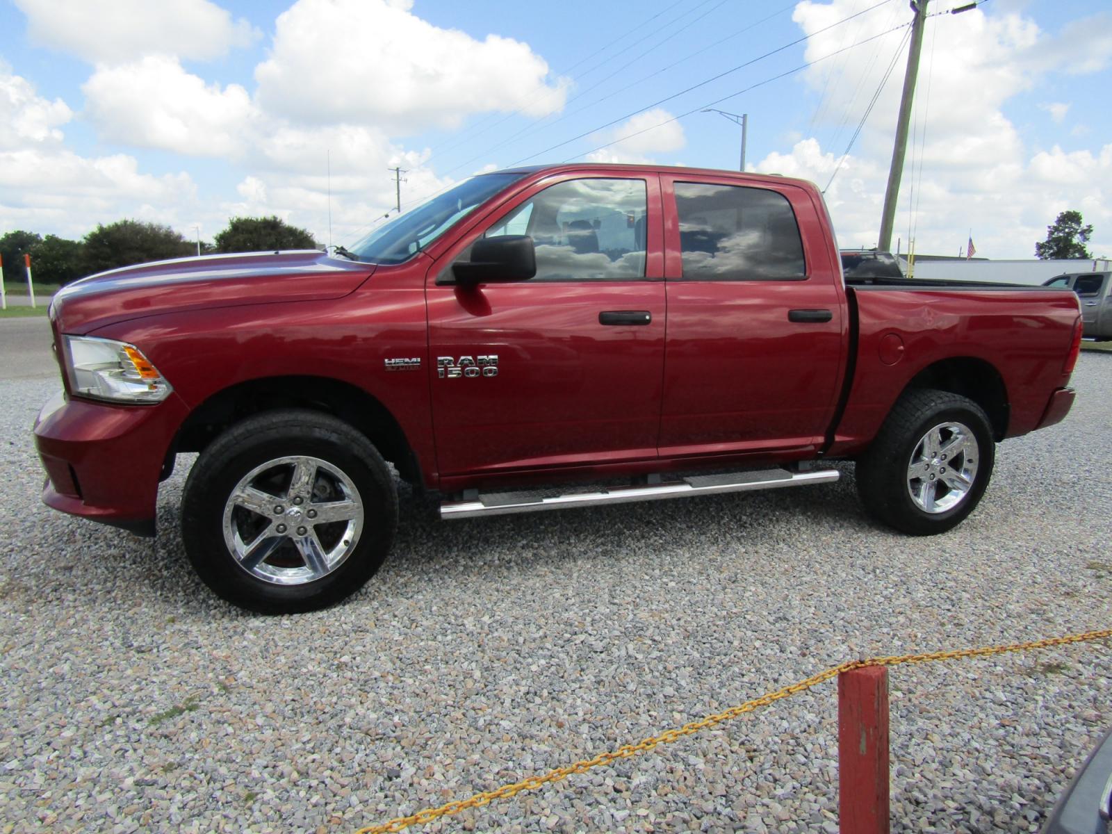 2015 Red /Gray RAM 1500 Tradesman Crew Cab SWB 4WD (1C6RR7KT6FS) with an 5.7L V8 OHV 16V engine, Automatic transmission, located at 15016 S Hwy 231, Midland City, AL, 36350, (334) 983-3001, 31.306210, -85.495277 - Photo #2