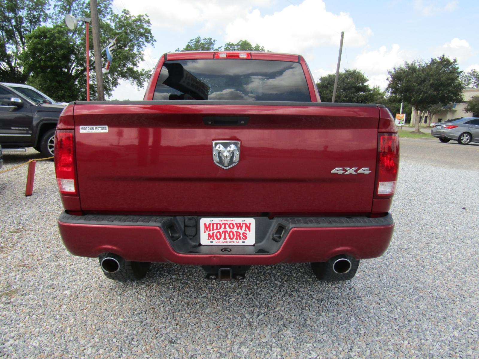 2015 Red /Gray RAM 1500 Tradesman Crew Cab SWB 4WD (1C6RR7KT6FS) with an 5.7L V8 OHV 16V engine, Automatic transmission, located at 15016 S Hwy 231, Midland City, AL, 36350, (334) 983-3001, 31.306210, -85.495277 - Photo #6