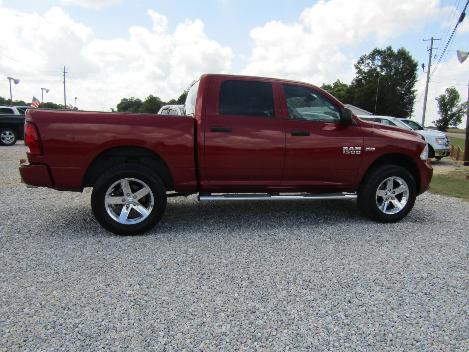 2015 Red /Gray RAM 1500 Tradesman Crew Cab SWB 4WD (1C6RR7KT6FS) with an 5.7L V8 OHV 16V engine, Automatic transmission, located at 15016 S Hwy 231, Midland City, AL, 36350, (334) 983-3001, 31.306210, -85.495277 - Photo #7