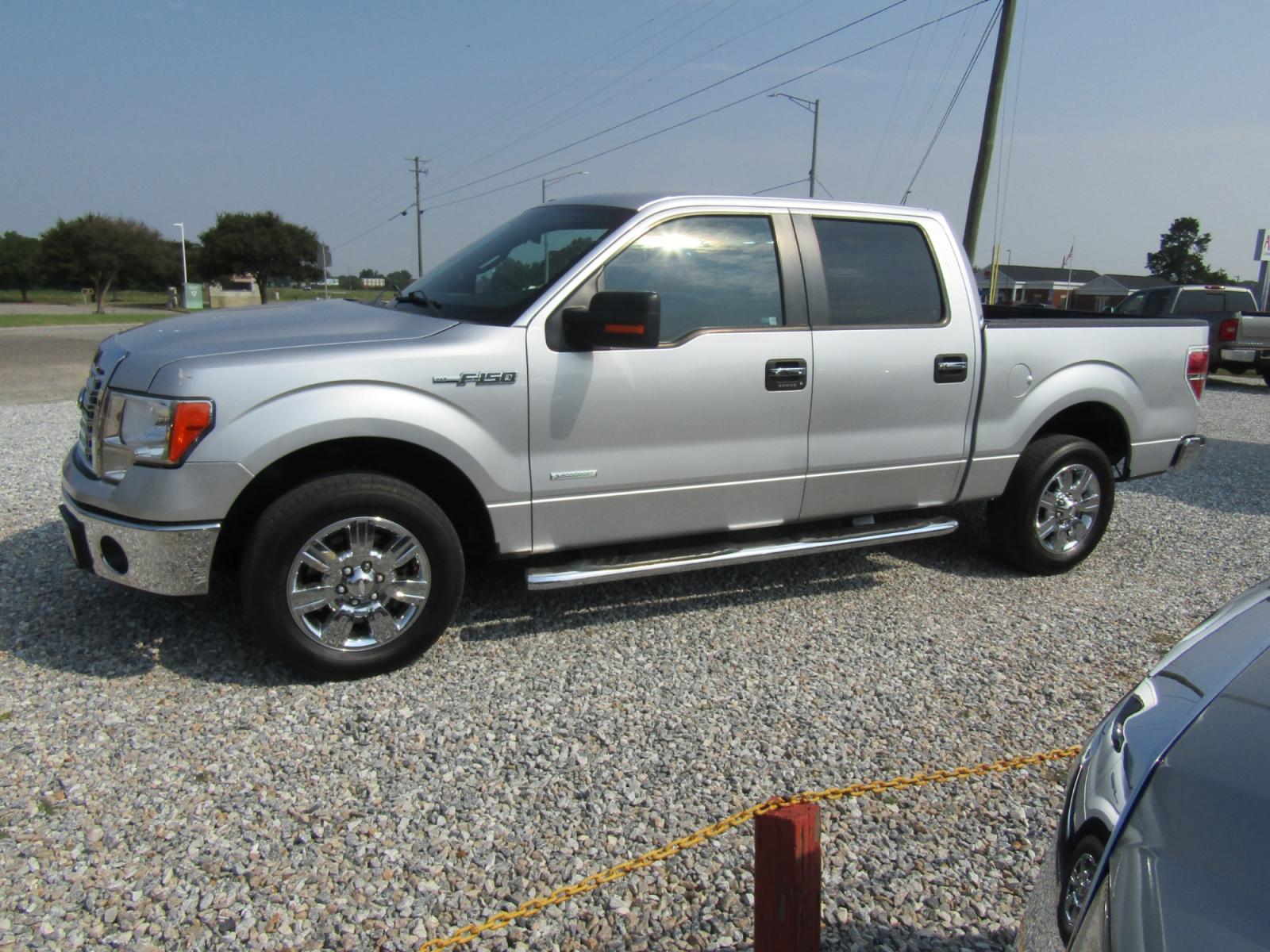 2012 Silver /Gray Ford F-150 Platinum SuperCrew 6.5-ft. Bed 2WD (1FTFW1CT7CF) with an 3.5L V6 TURBO engine, Automatic transmission, located at 15016 S Hwy 231, Midland City, AL, 36350, (334) 983-3001, 31.306210, -85.495277 - Photo #2