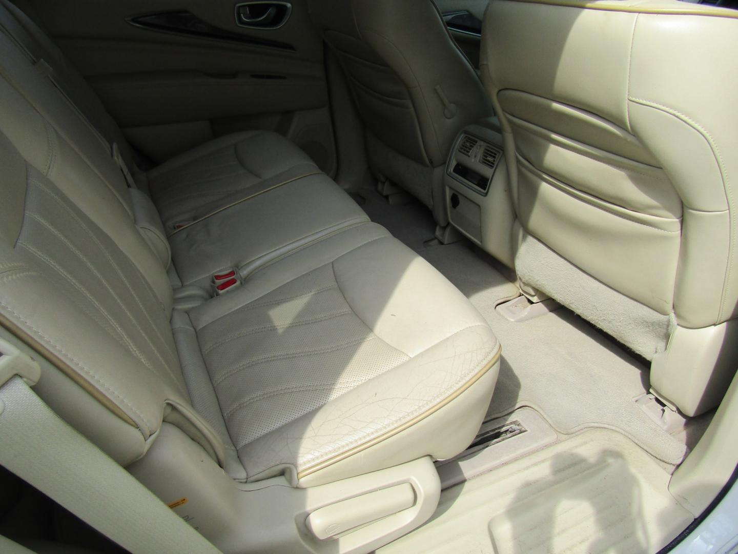 2013 White /Tan Infiniti JX FWD (5N1AL0MNXDC) with an 3.5L V6 DOHC 24V engine, Automatic transmission, located at 15016 S Hwy 231, Midland City, AL, 36350, (334) 983-3001, 31.306210, -85.495277- Photo#8