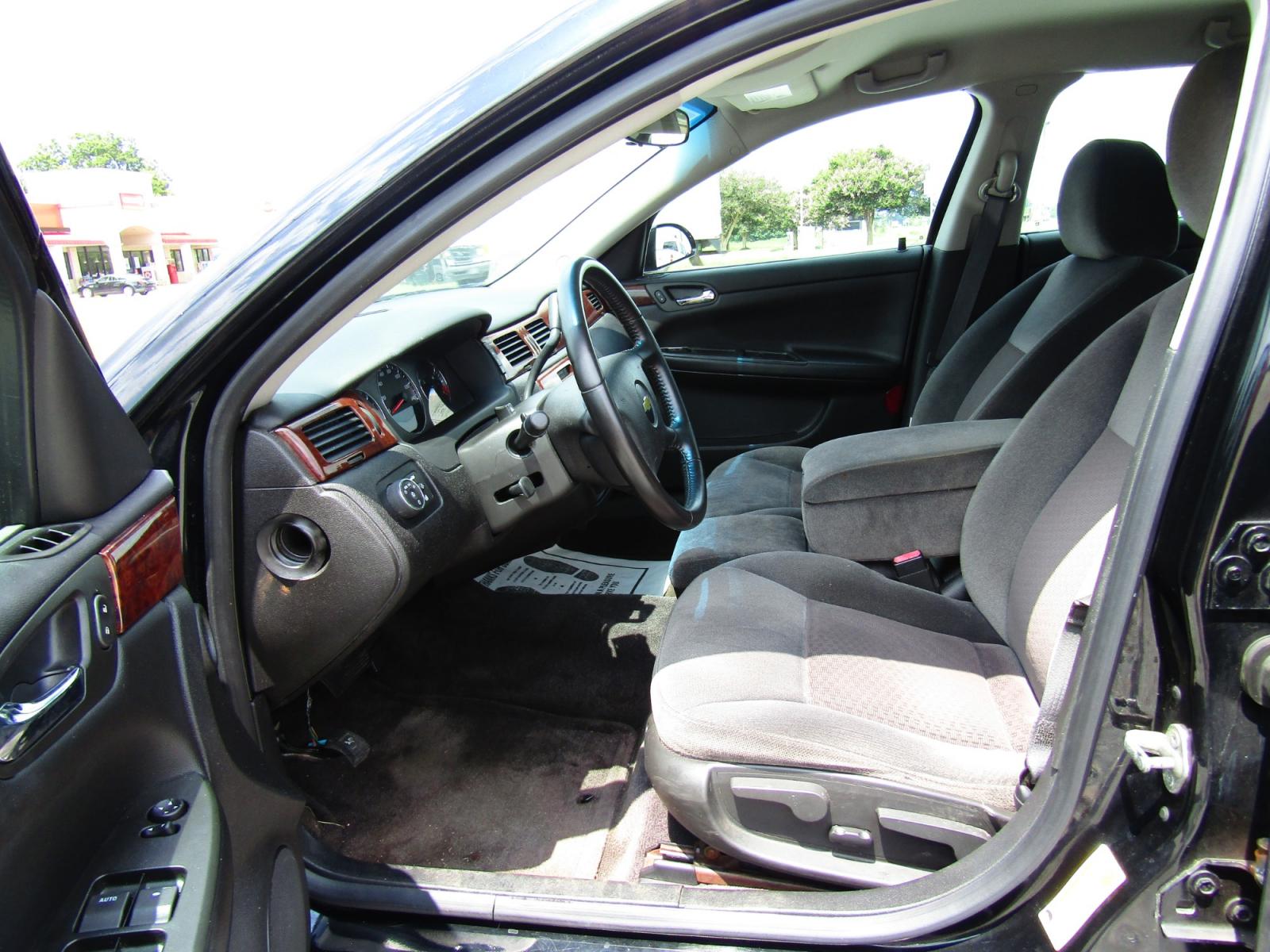 2011 Black Chevrolet Impala LT (2G1WG5EK6B1) with an 3.5L V6 OHV 16V FFV engine, Automatic transmission, located at 15016 S Hwy 231, Midland City, AL, 36350, (334) 983-3001, 31.306210, -85.495277 - Photo #3