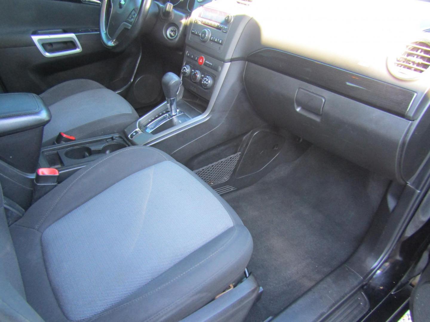 2015 Black Chevrolet Captiva Sport 1LT FWD (3GNAL3EK8FS) with an 2.4L L4 DOHC 16V FFV engine, Automatic transmission, located at 15016 S Hwy 231, Midland City, AL, 36350, (334) 983-3001, 31.306210, -85.495277 - Photo#7