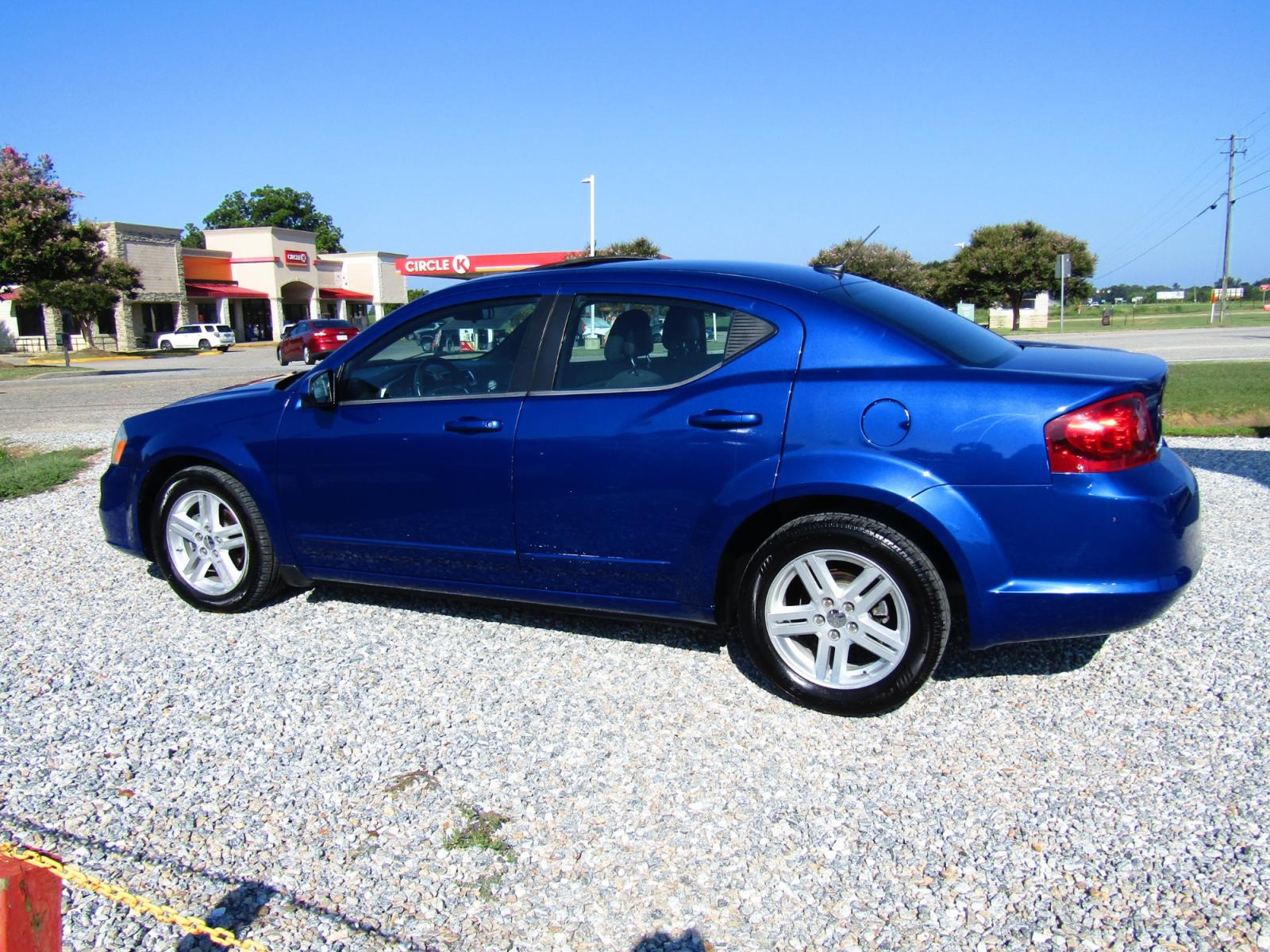 2013 Blue Dodge Avenger SXT (1C3CDZCG6DN) with an 3.6L V6 DOHC 24V FFV engine, Automatic transmission, located at 15016 S Hwy 231, Midland City, AL, 36350, (334) 983-3001, 31.306210, -85.495277 - Photo #5