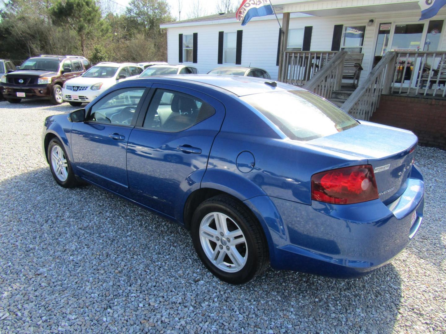 2013 Blue Dodge Avenger SXT (1C3CDZCG6DN) with an 3.6L V6 DOHC 24V FFV engine, Automatic transmission, located at 15016 S Hwy 231, Midland City, AL, 36350, (334) 983-3001, 31.306210, -85.495277 - Photo#5